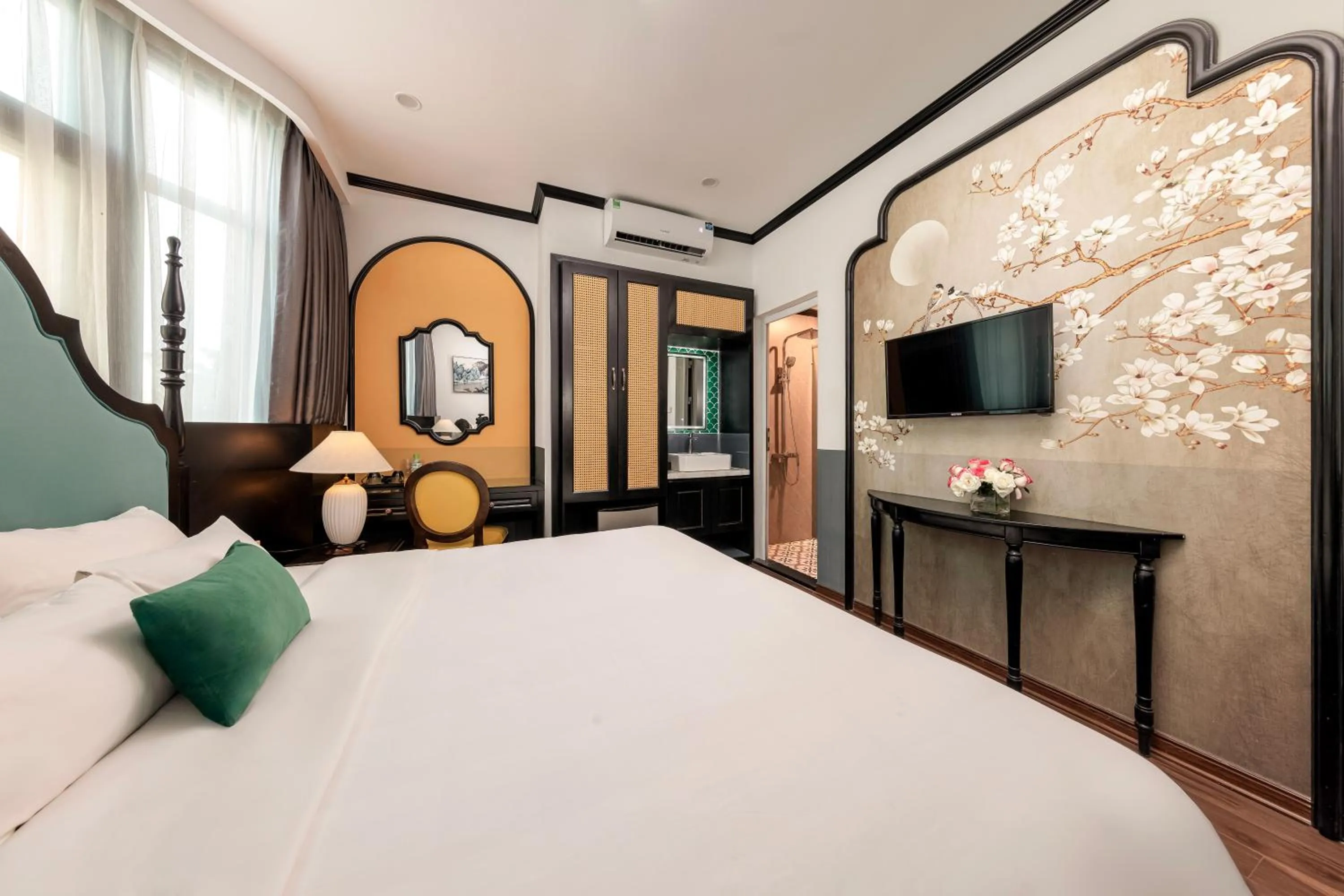 Communal lounge/ TV room, Bed in Hanoi Elpis Hotel & Spa