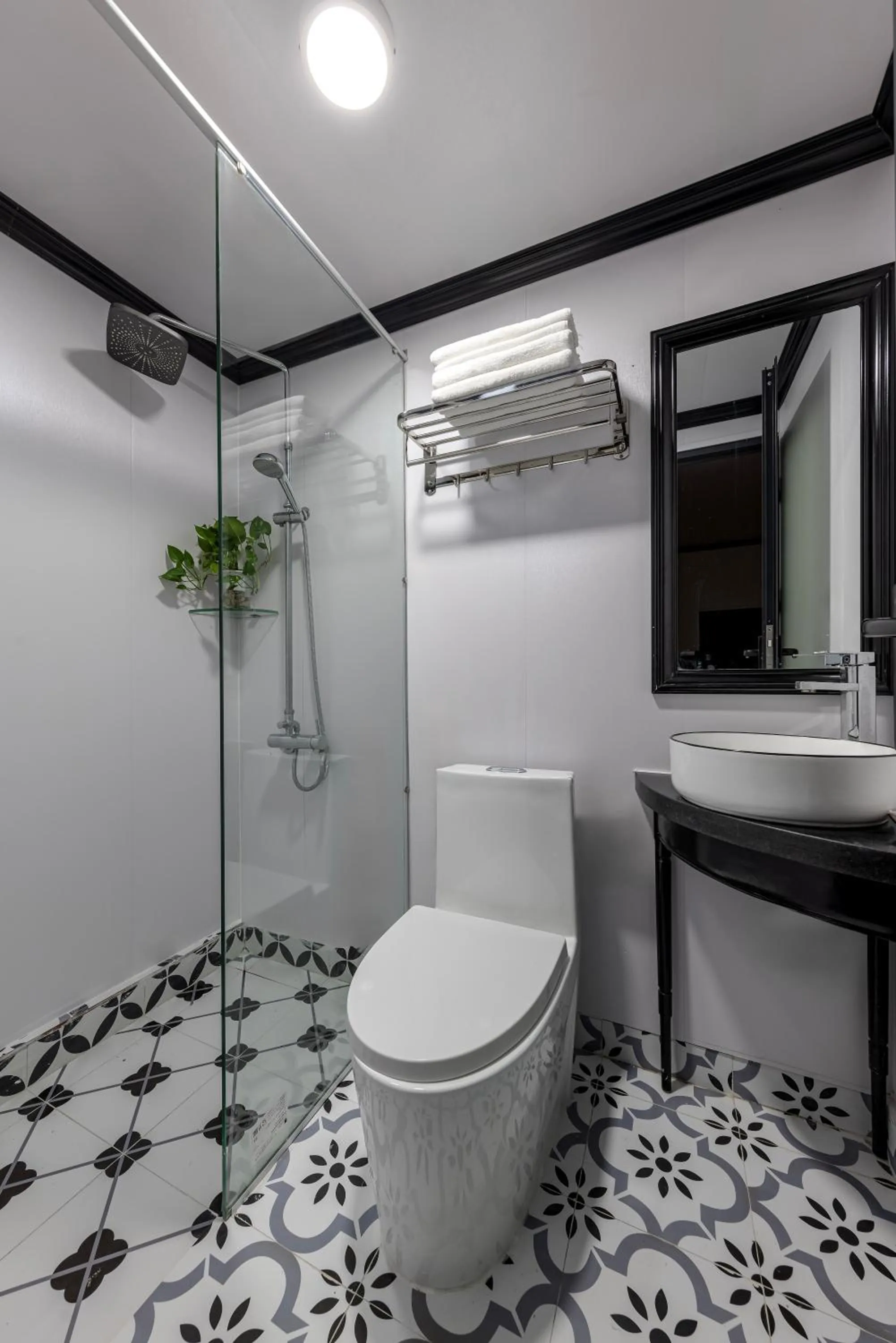 Shower in Hanoi Elpis Hotel & Spa