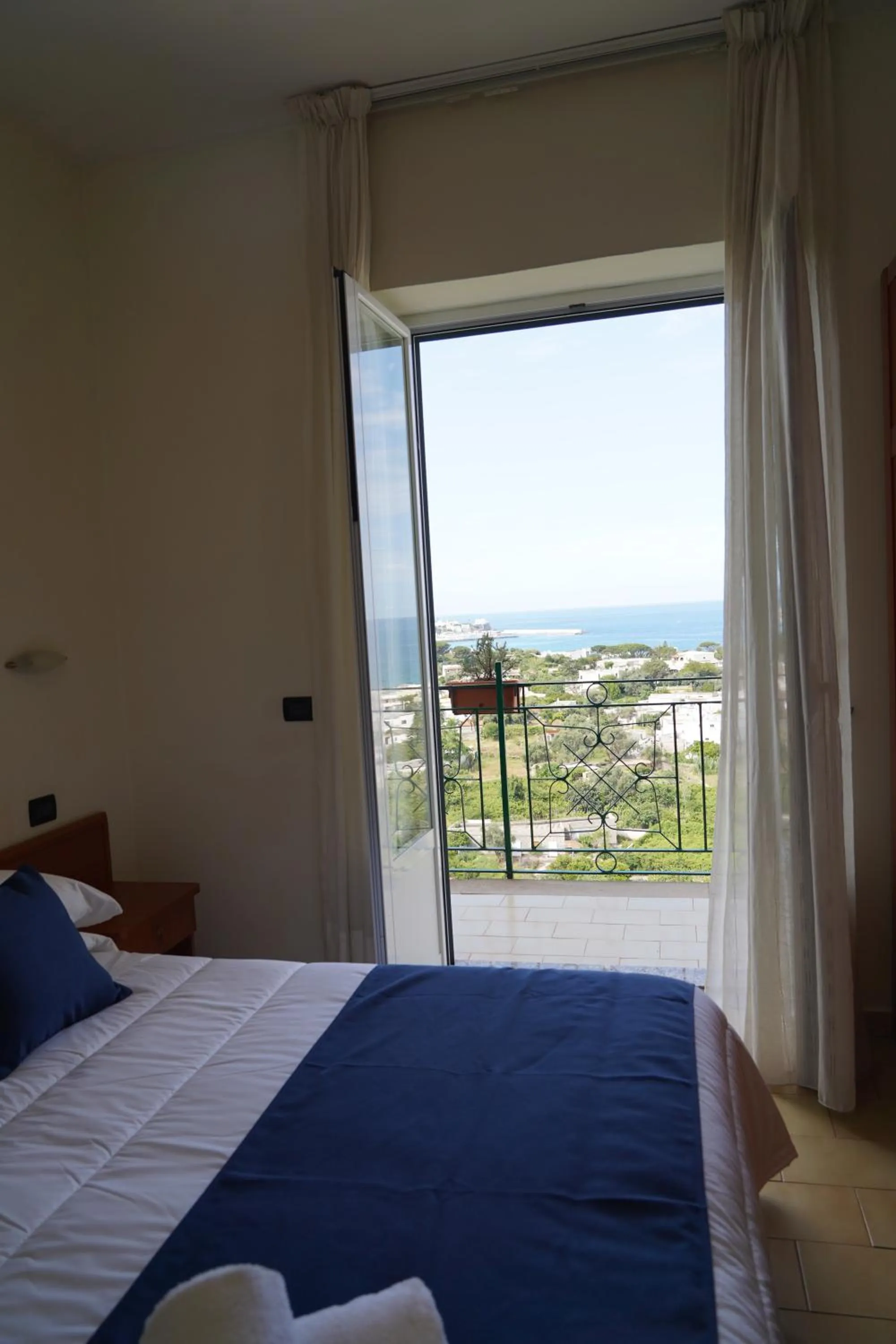 Property building, Bed in Parco dei Principi Resort & Spa