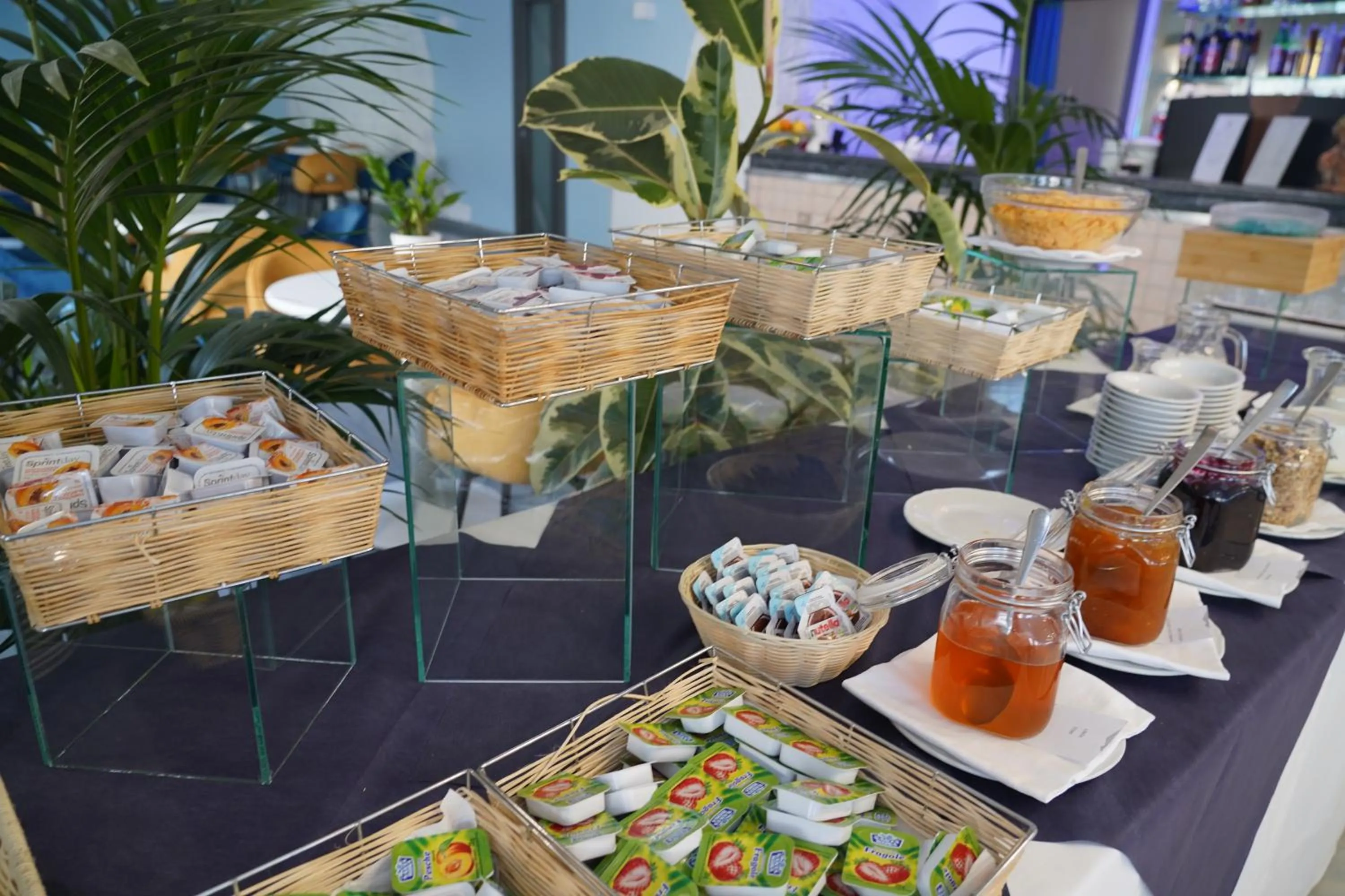 Buffet breakfast in Parco dei Principi Resort & Spa