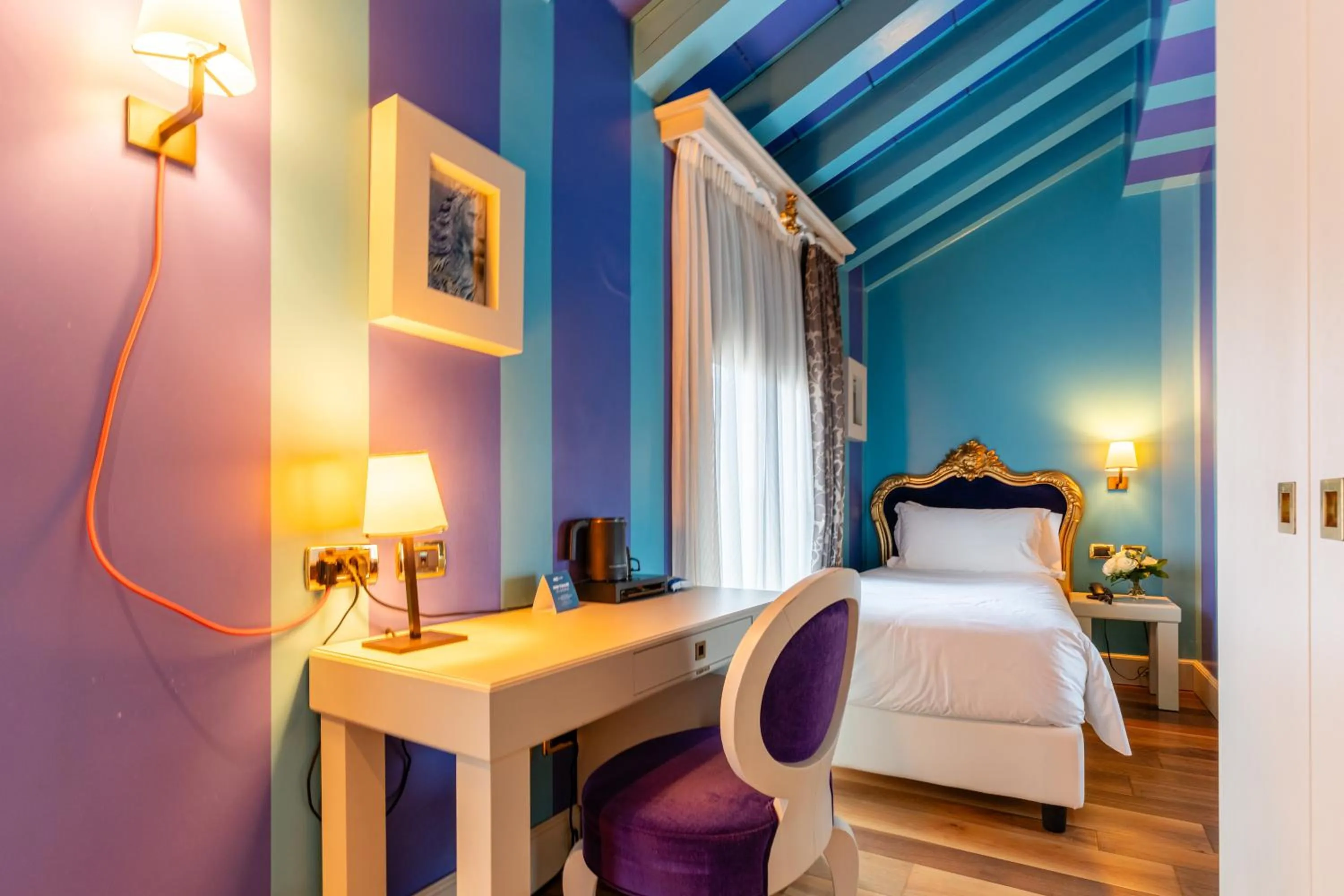 Decorative detail, Bed in Hotel Ca' Zusto Venezia