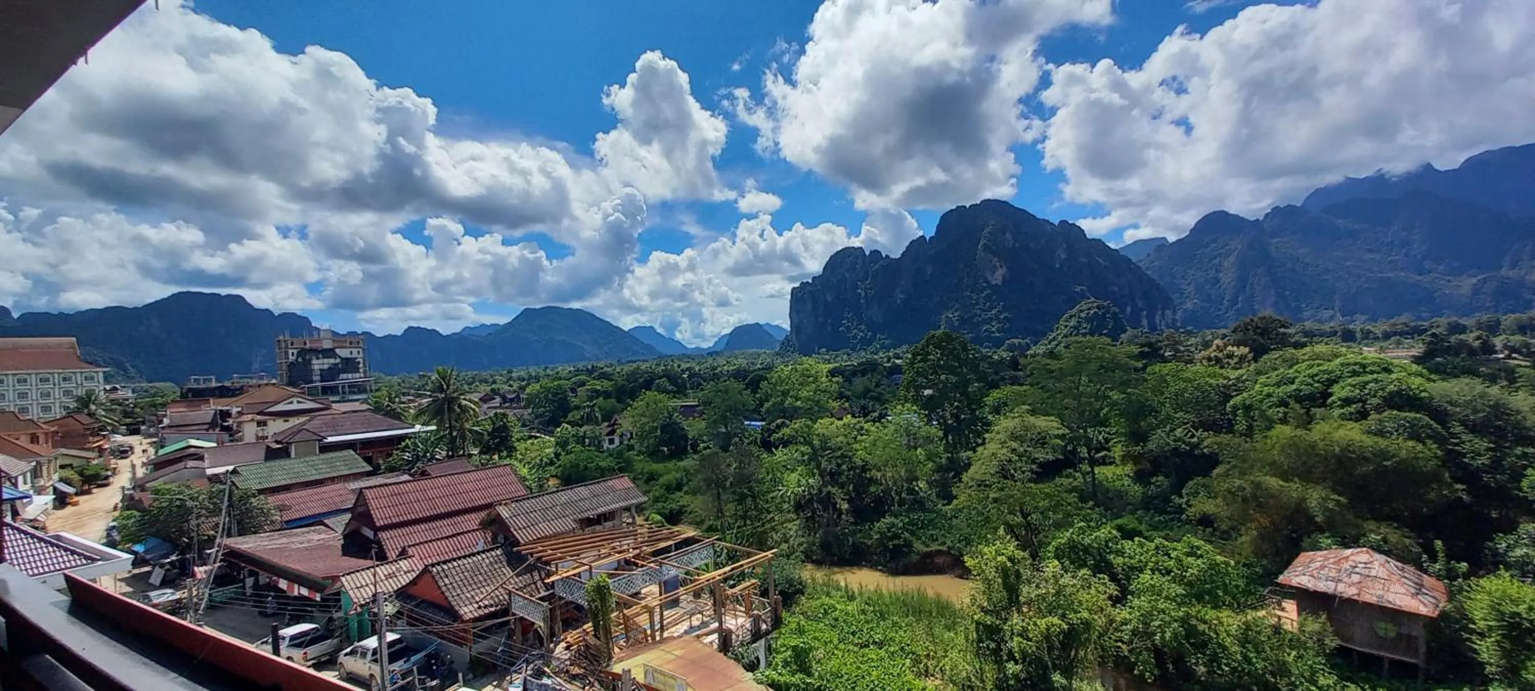 Mountain view in Bountang Mountain View Riverside Hotel