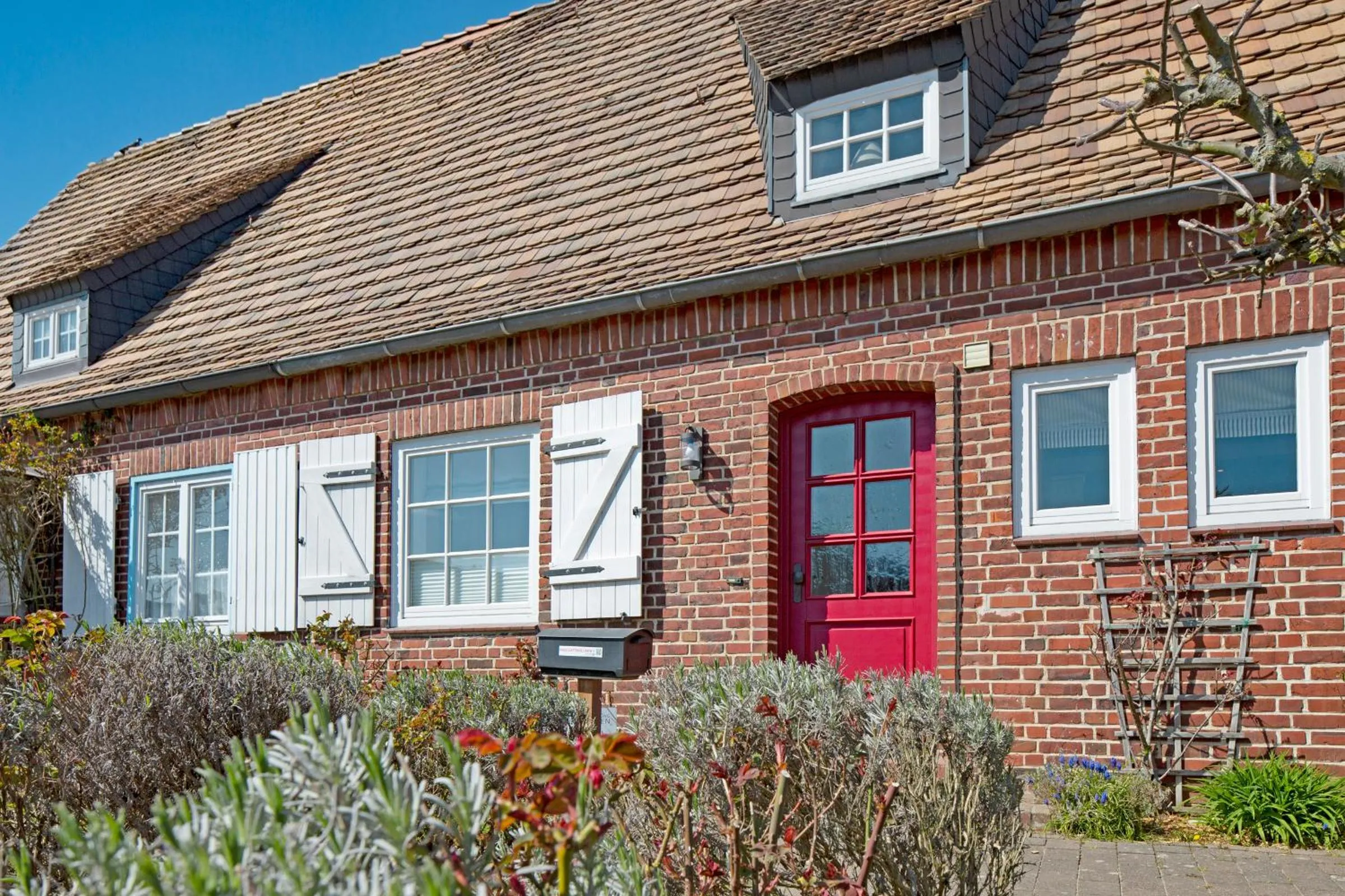 Property building in Captains Cabin