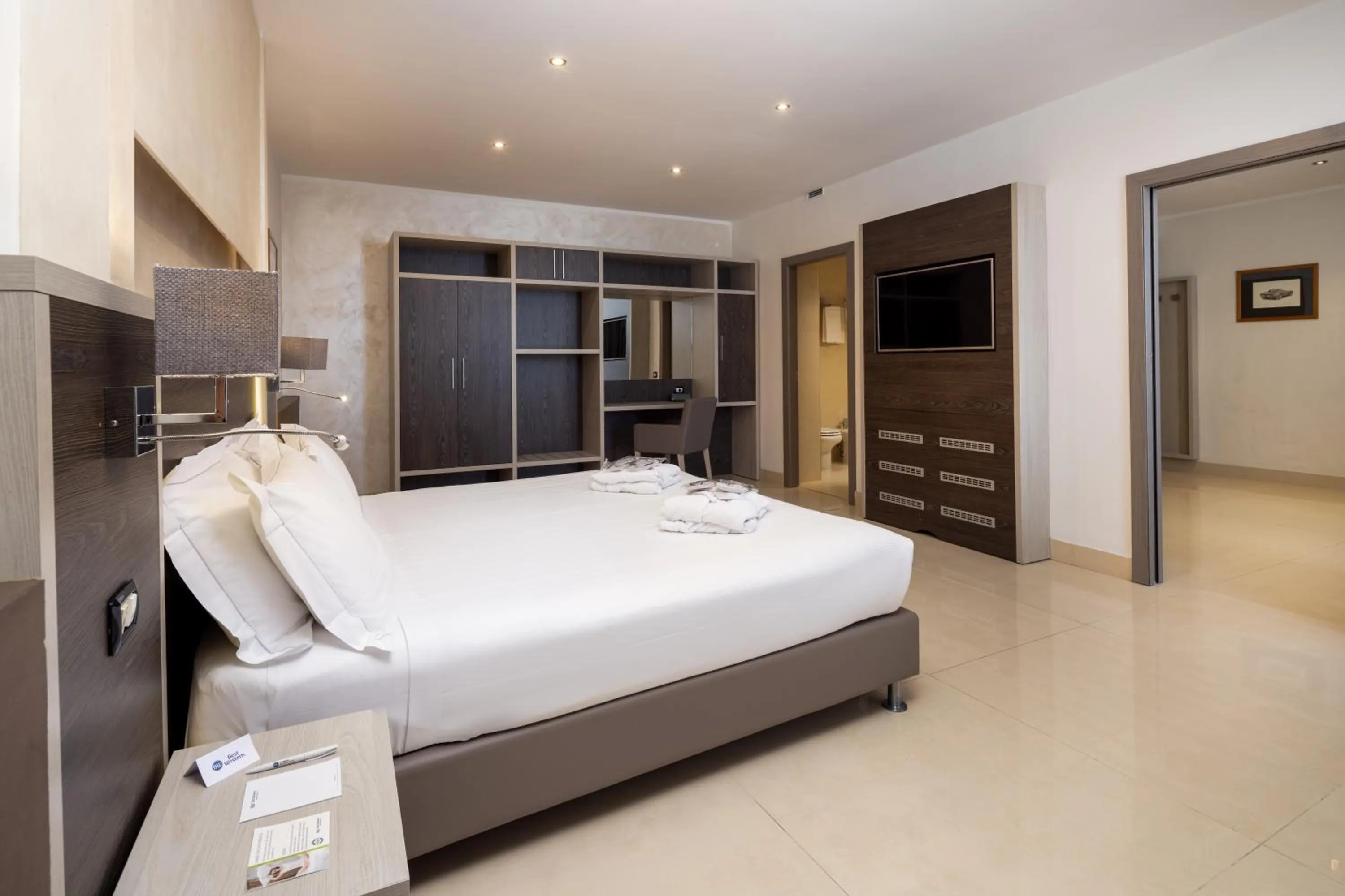 Bedroom, Bed in Best Western Modena District