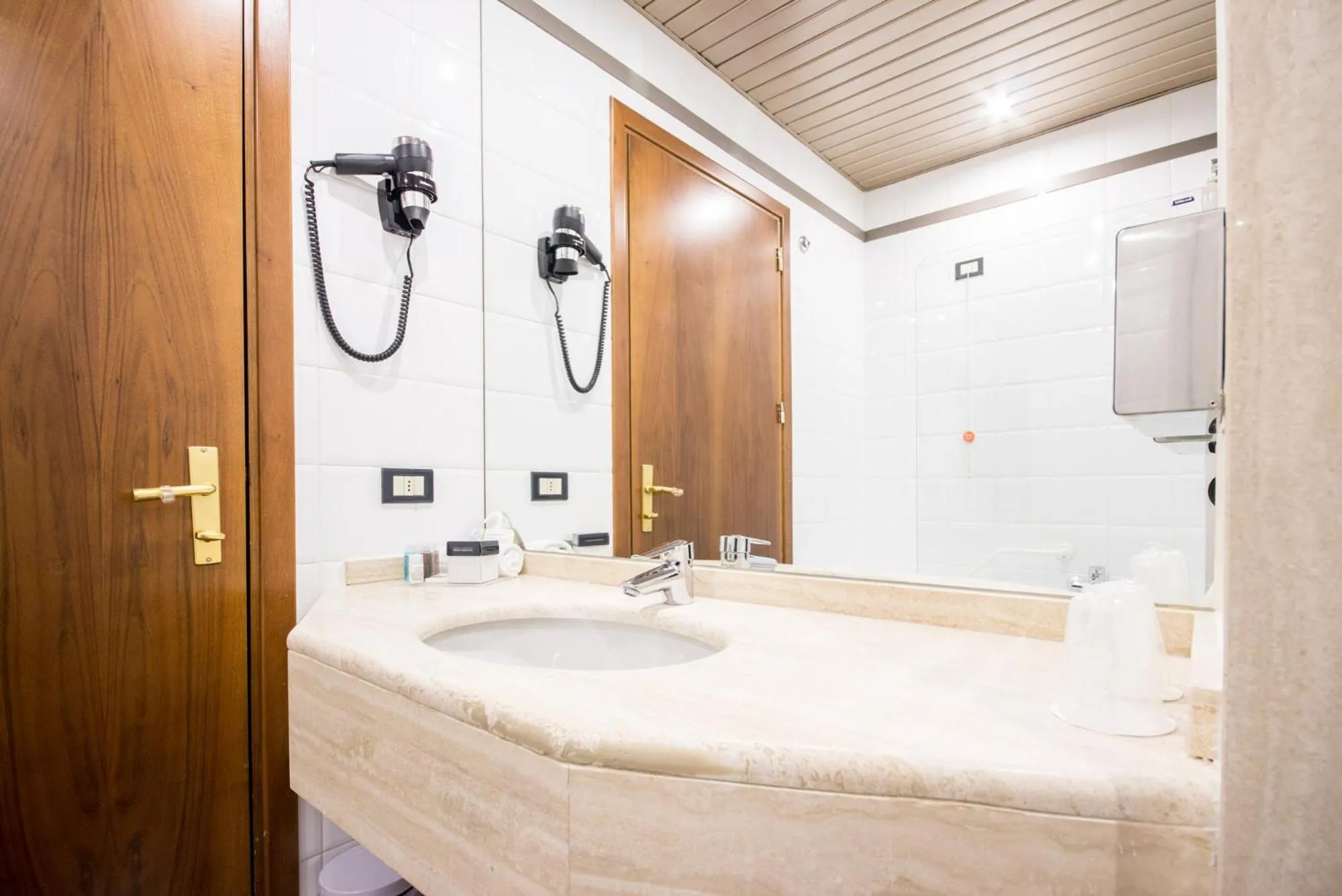 Bath in Best Western Modena District