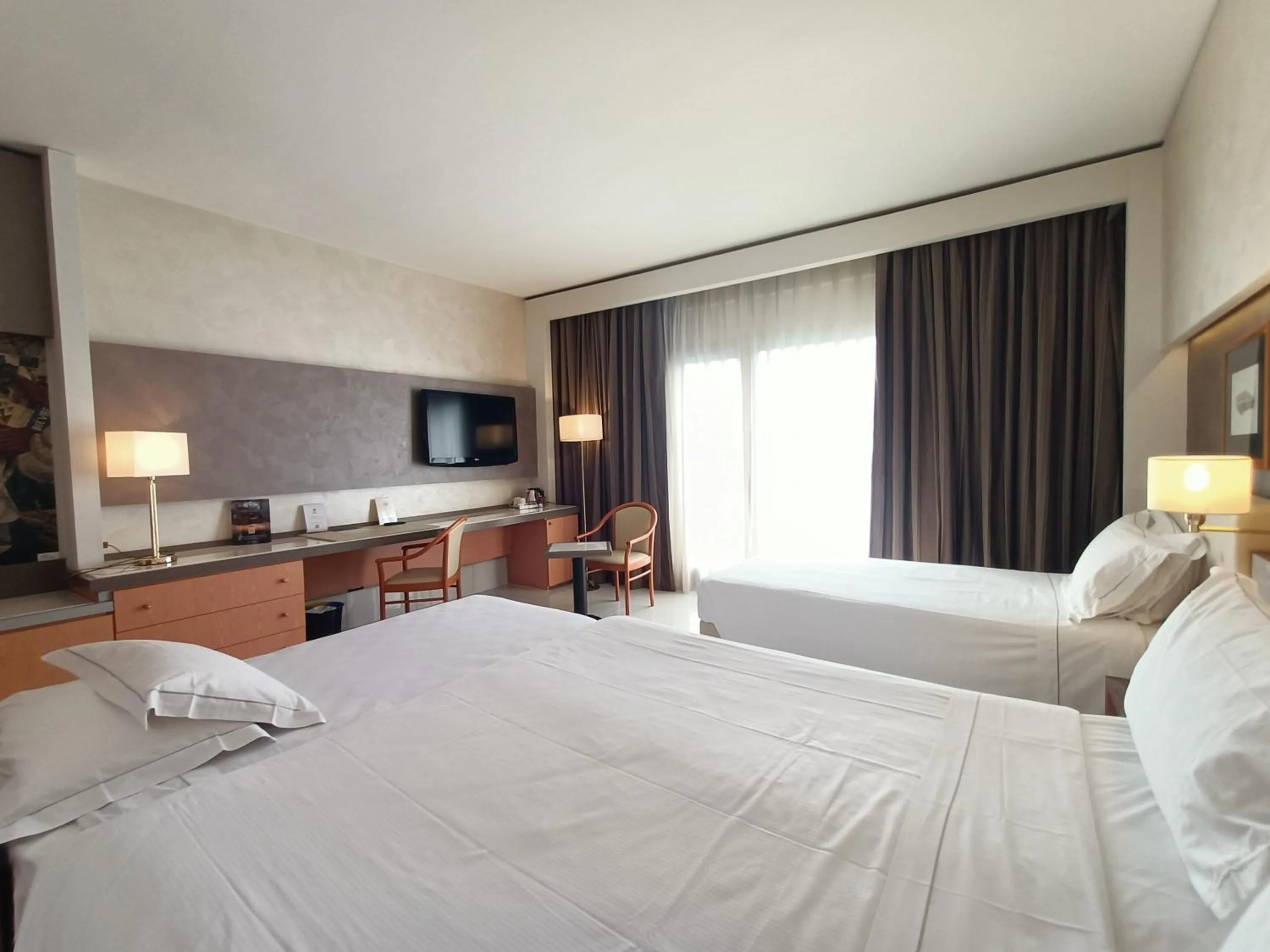 Bed in Best Western Modena District