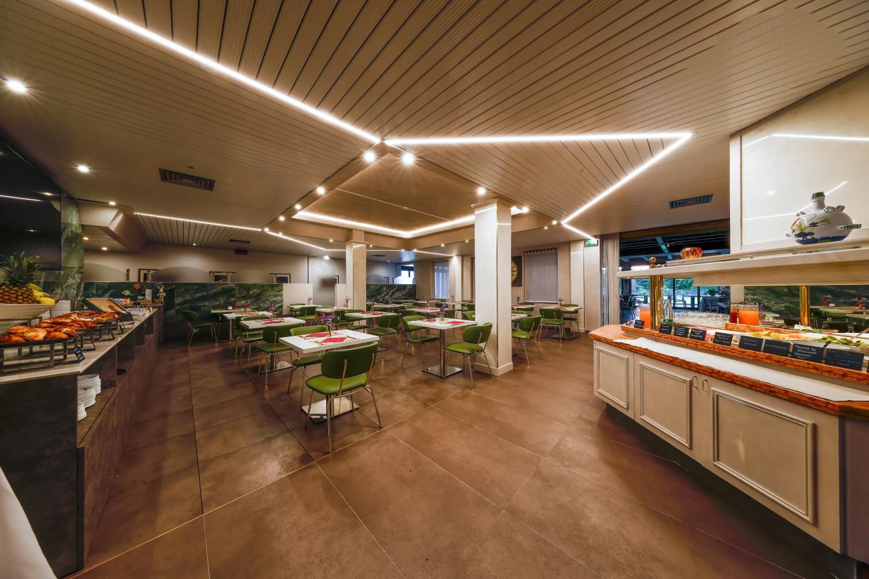 Breakfast in Best Western Modena District