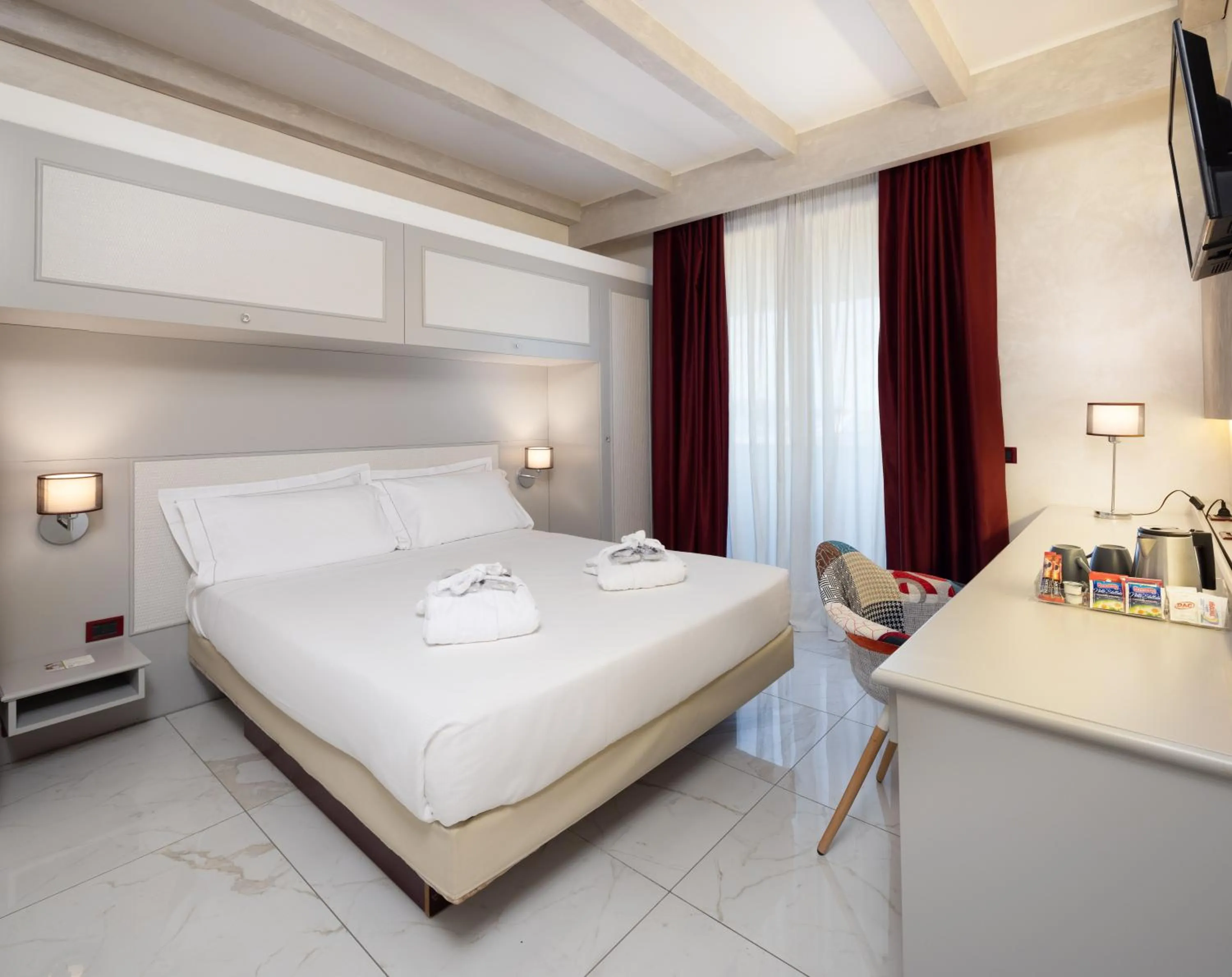 Balcony/Terrace, Bed in Best Western Modena District