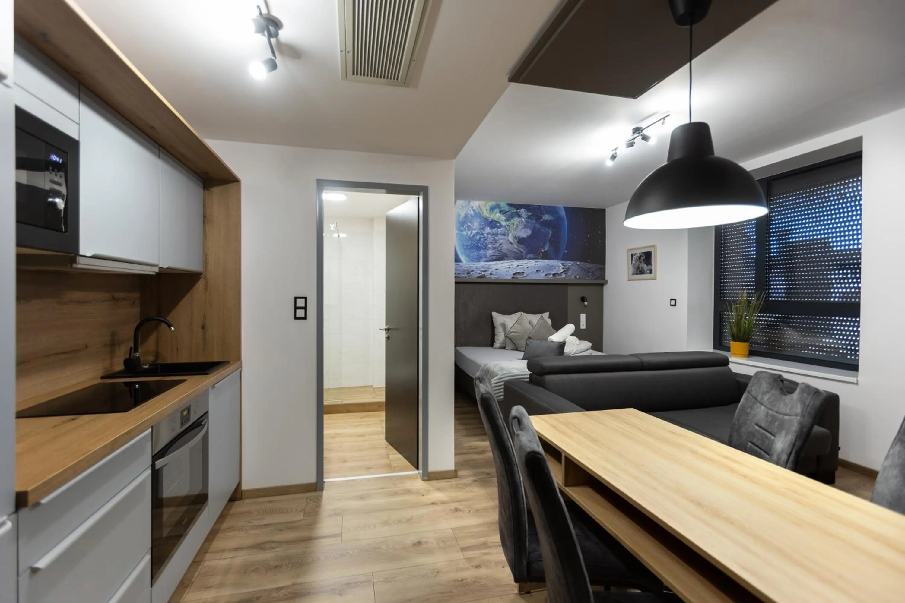 Kitchen or kitchenette in R73 Residences