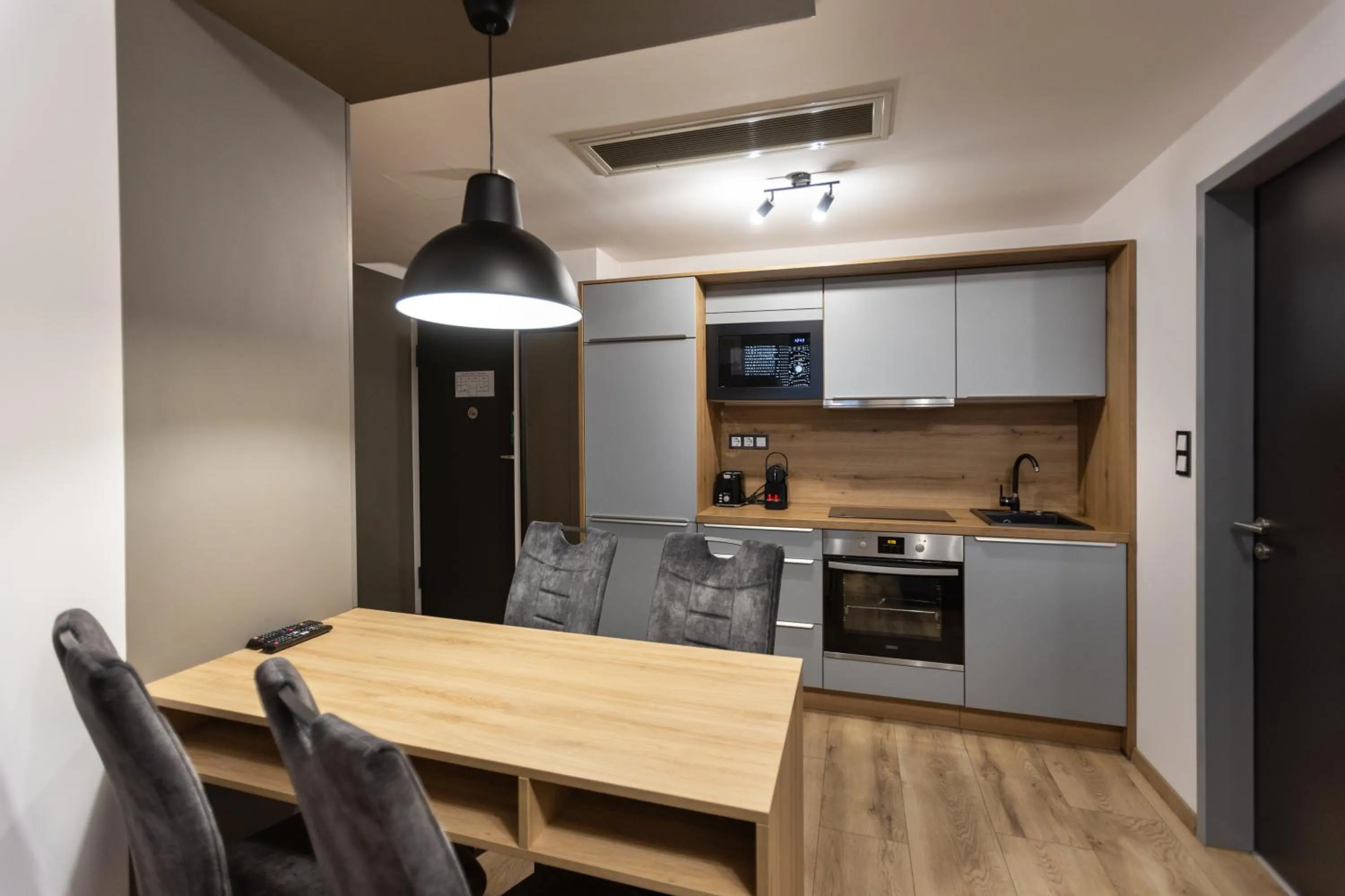 Kitchen or kitchenette in R73 Residences
