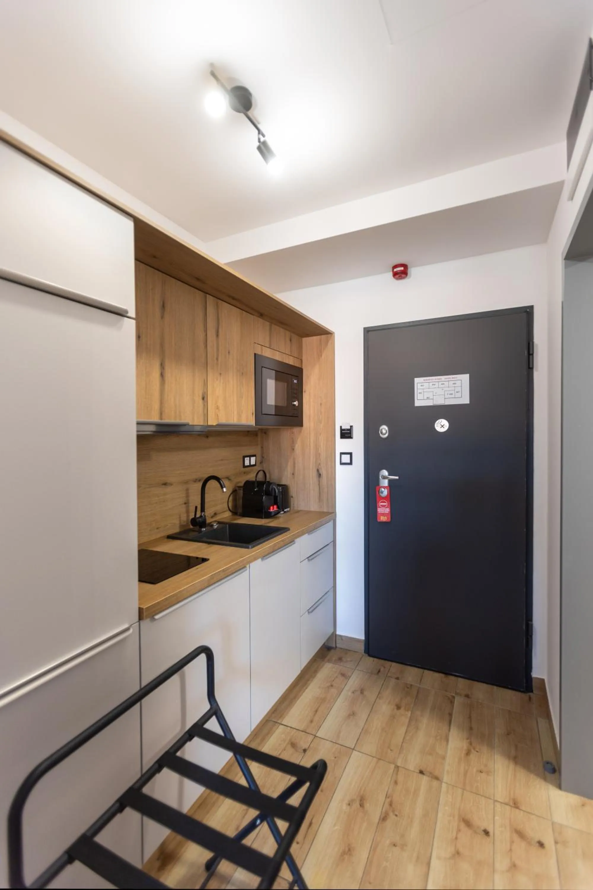 Kitchen or kitchenette in R73 Residences