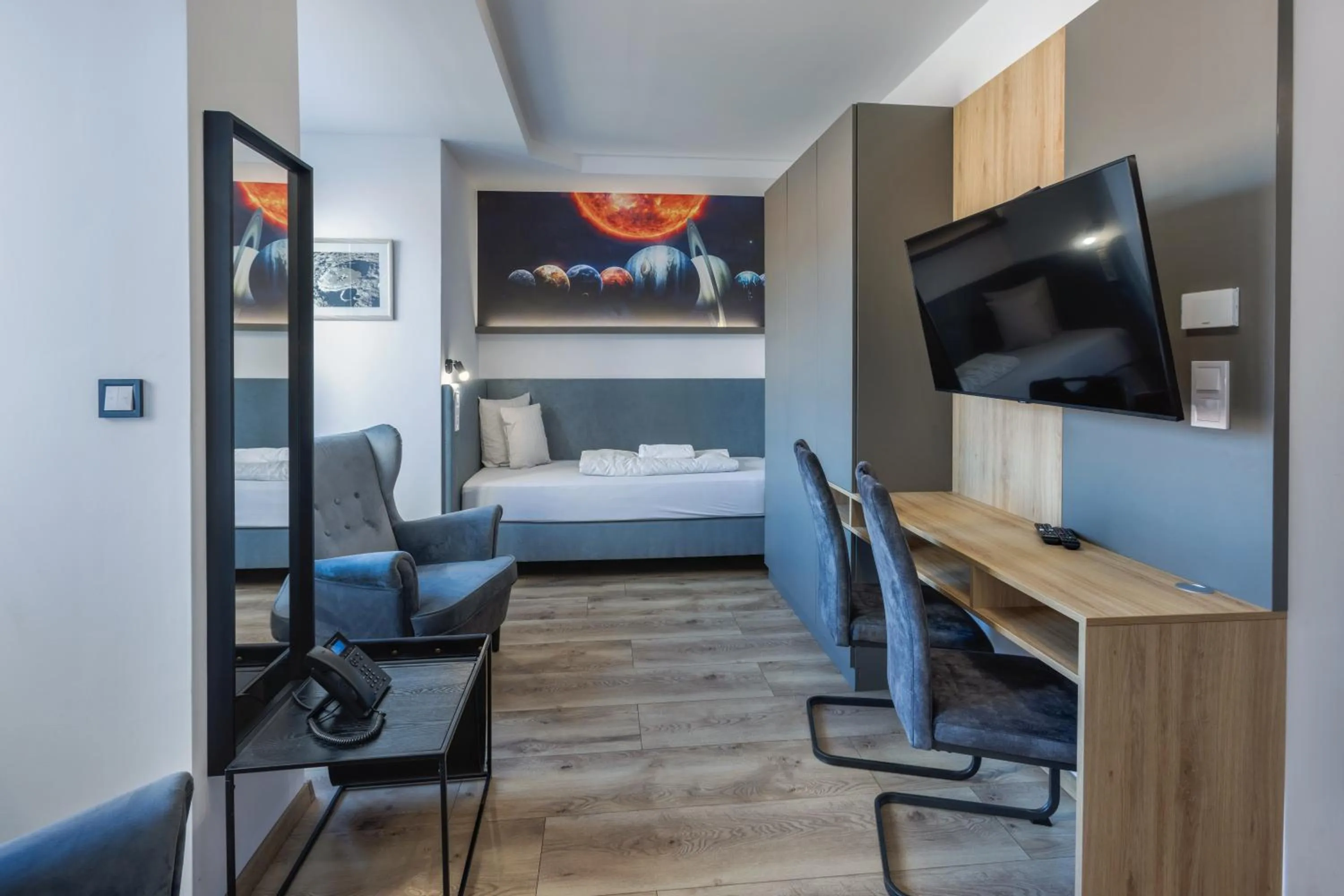 Communal lounge/ TV room, Bed in R73 Residences