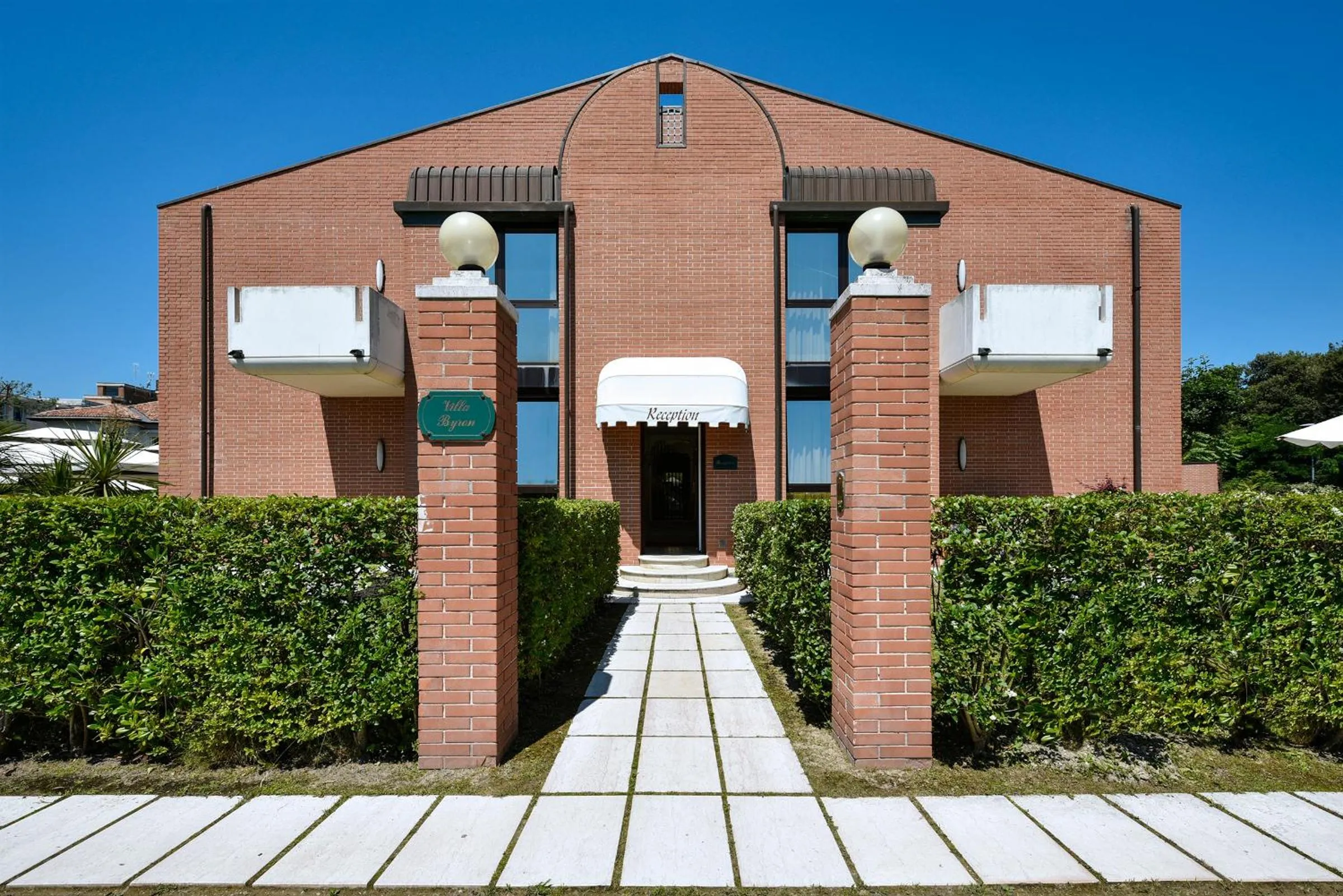 Staff in DB Villas Le Ville del Lido Resort