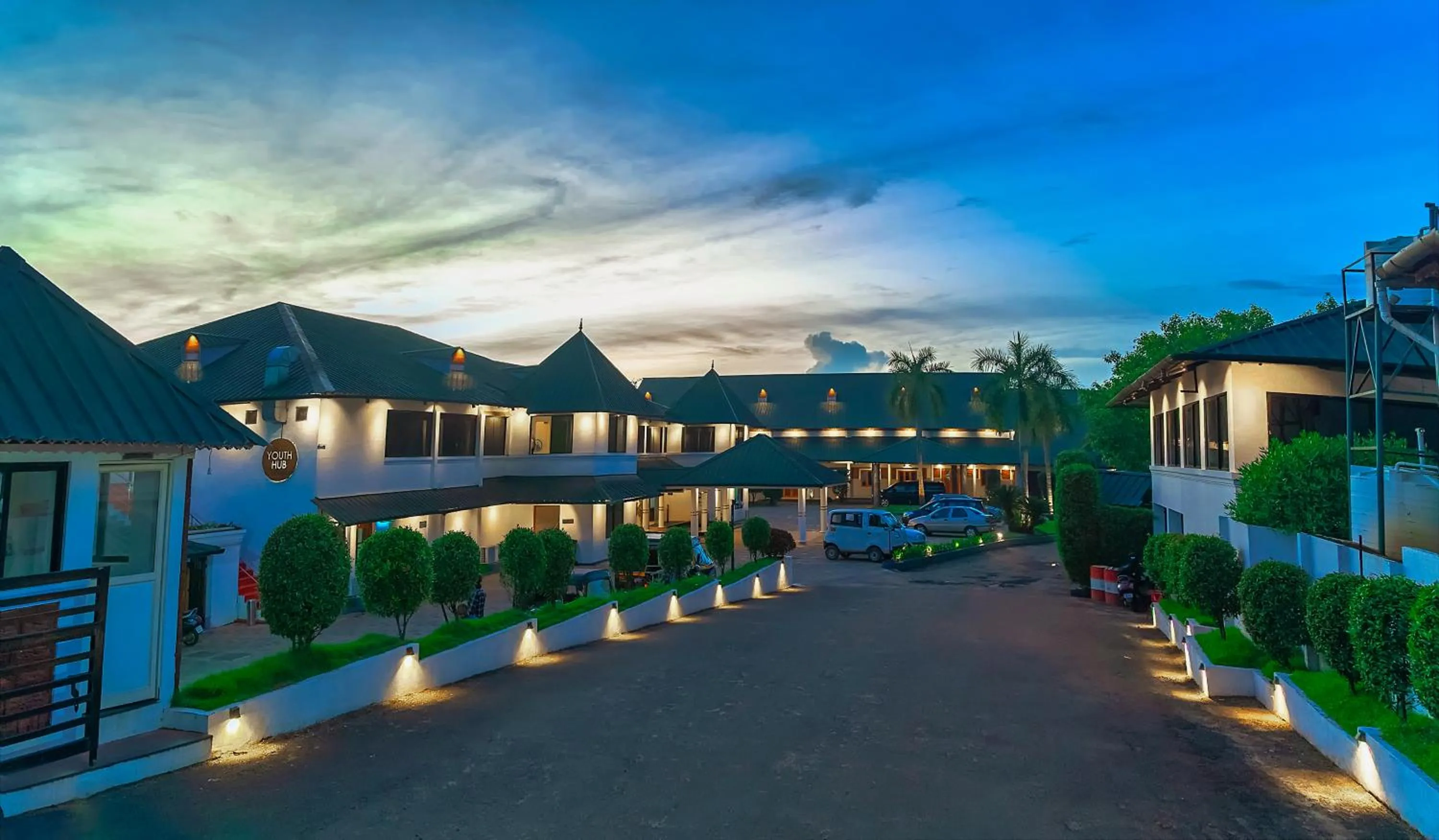 Property building in Contour Backwaters Hotel Resort & Convention Centre