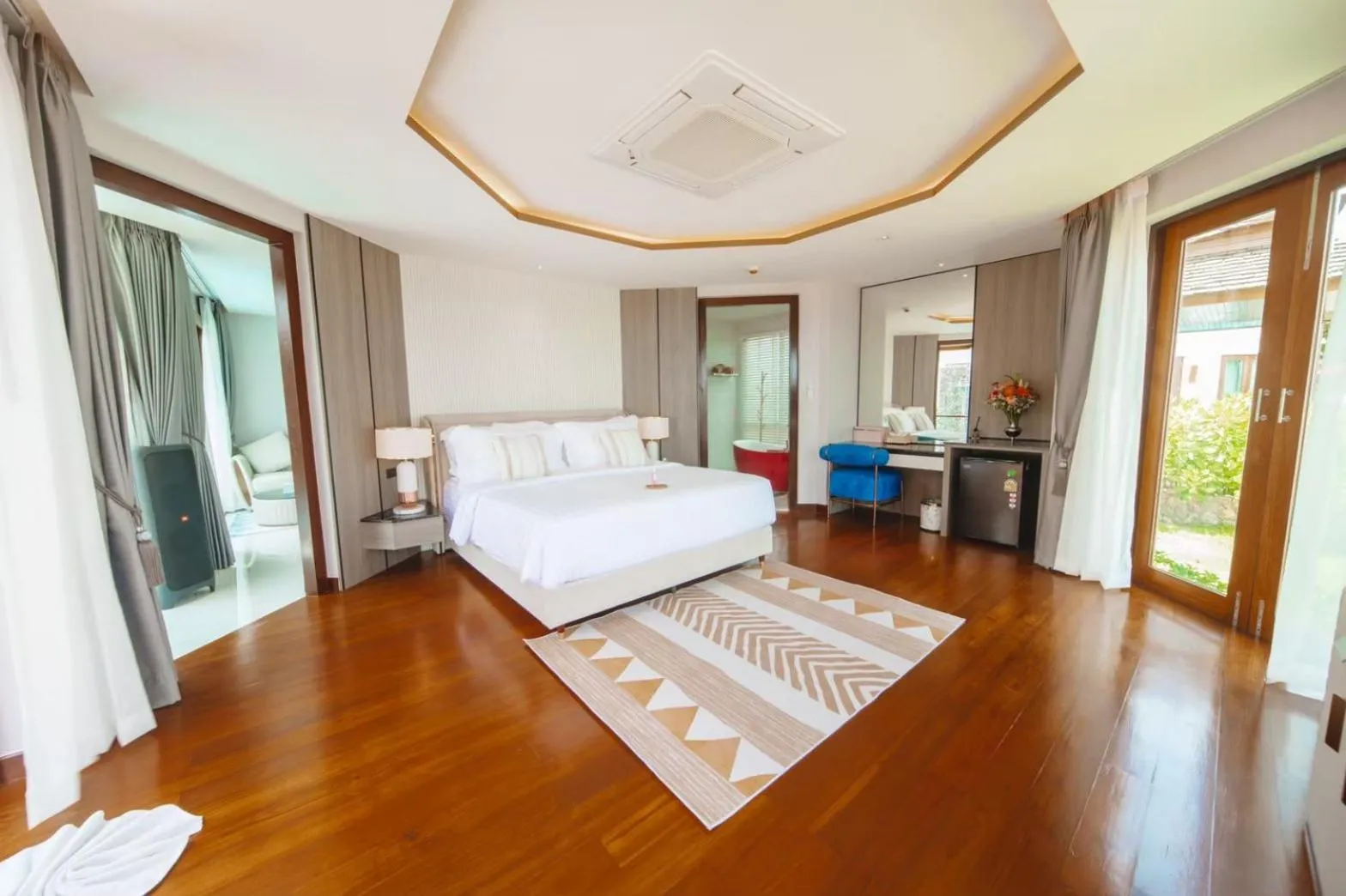 Photo of the whole room, Bed in Yotaka Khanom