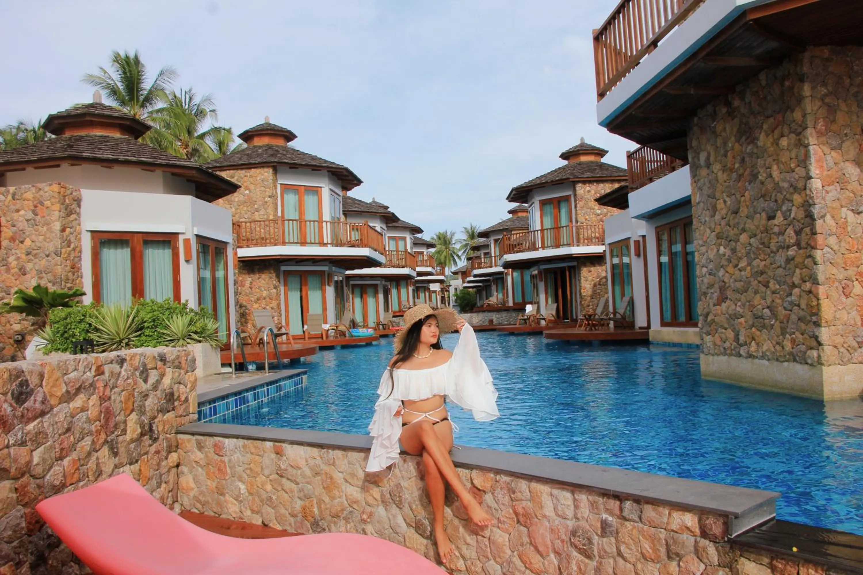 Property building in Yotaka Khanom