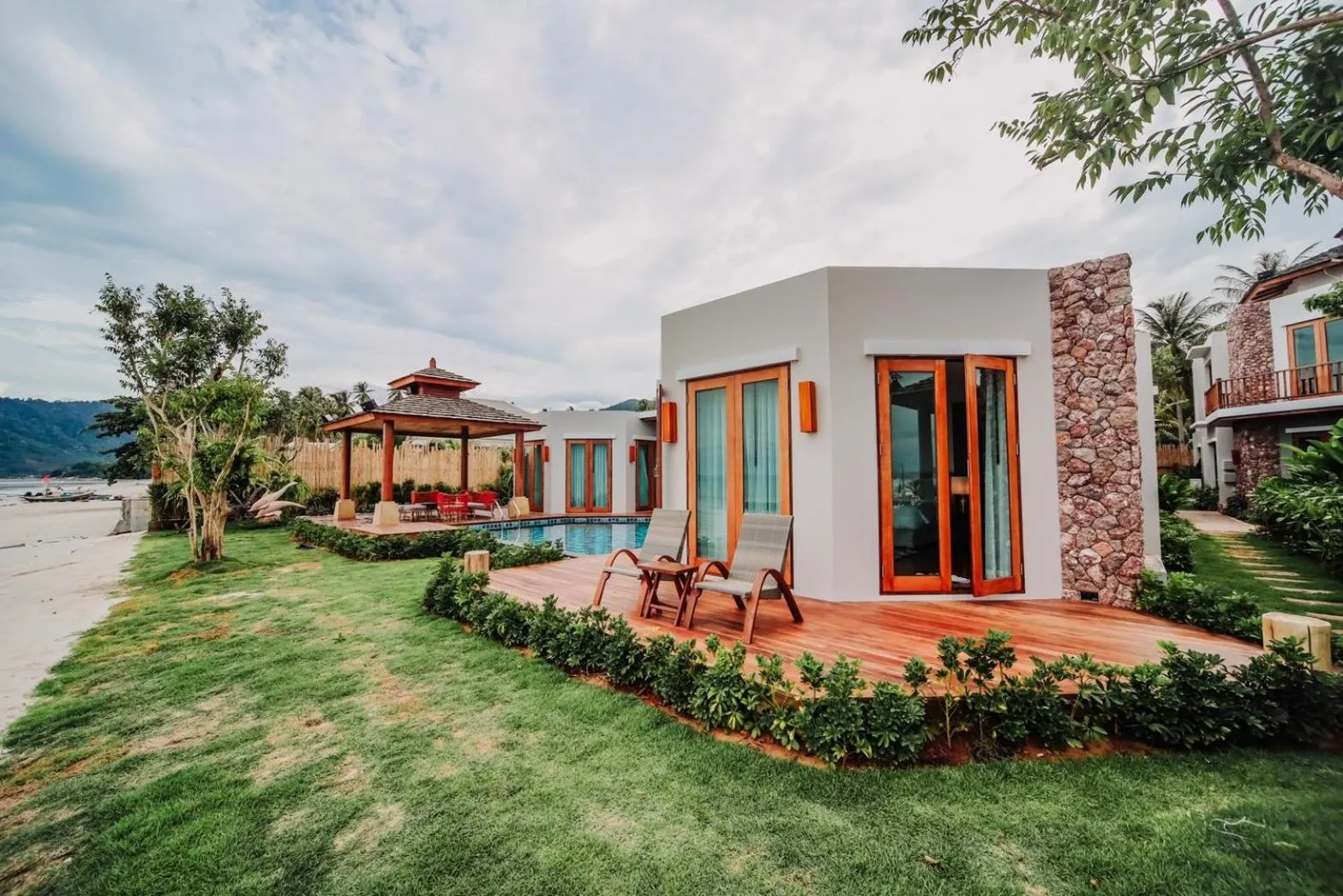 Property building in Yotaka Khanom