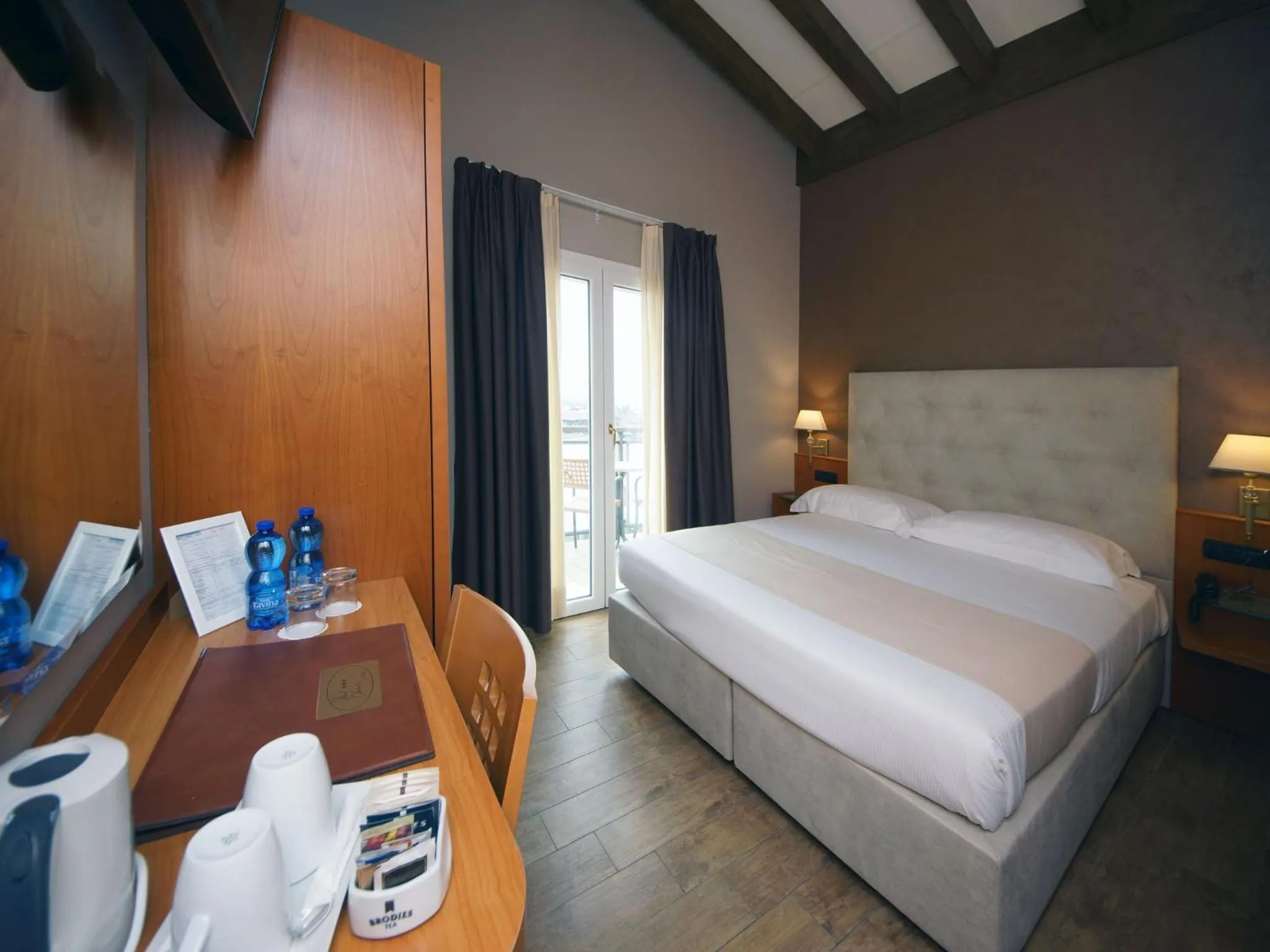 Photo of the whole room, Bed in Hotel Clarin 14 by Dori