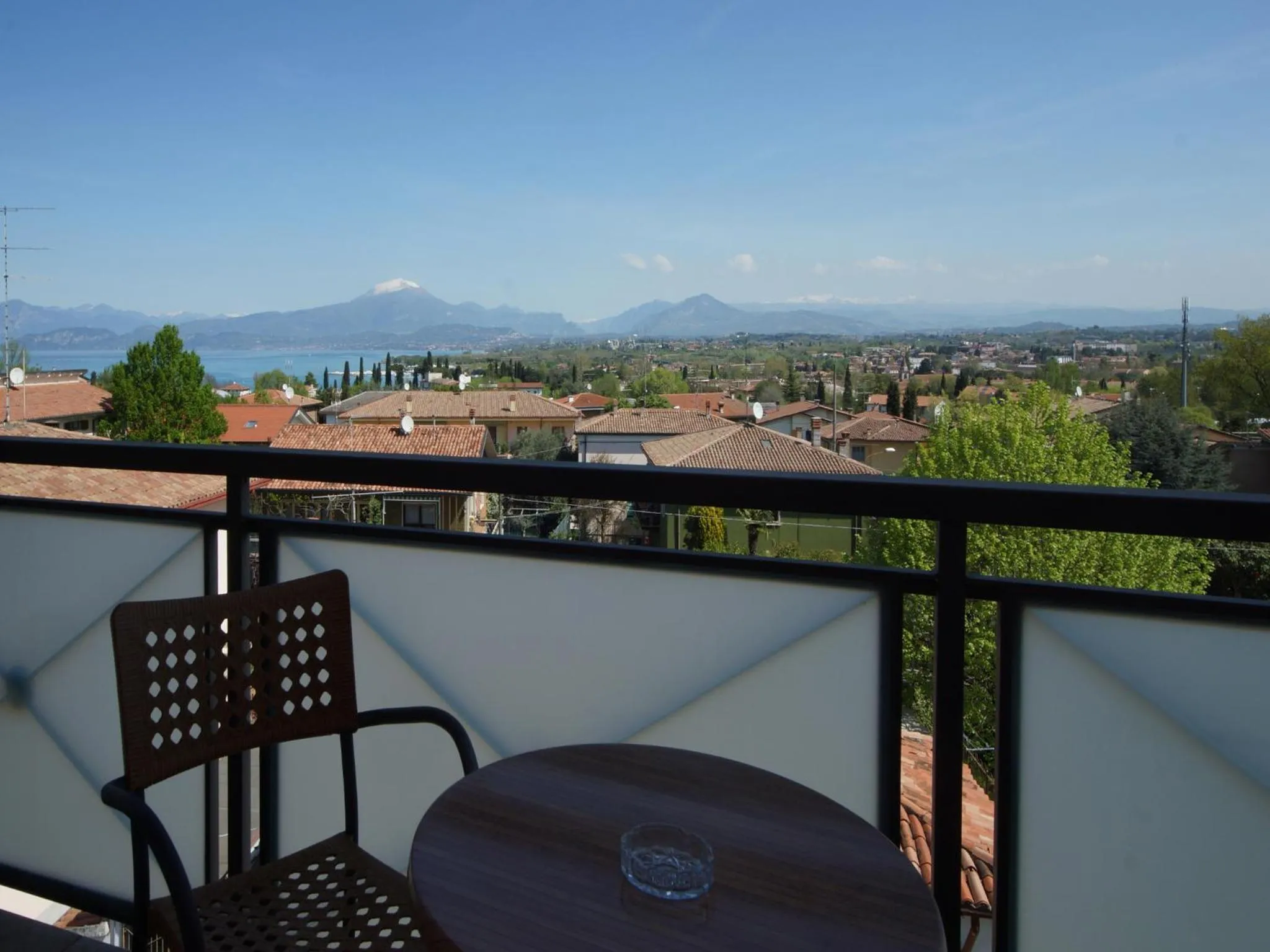 Lake view in Hotel Clarin 14 by Dori