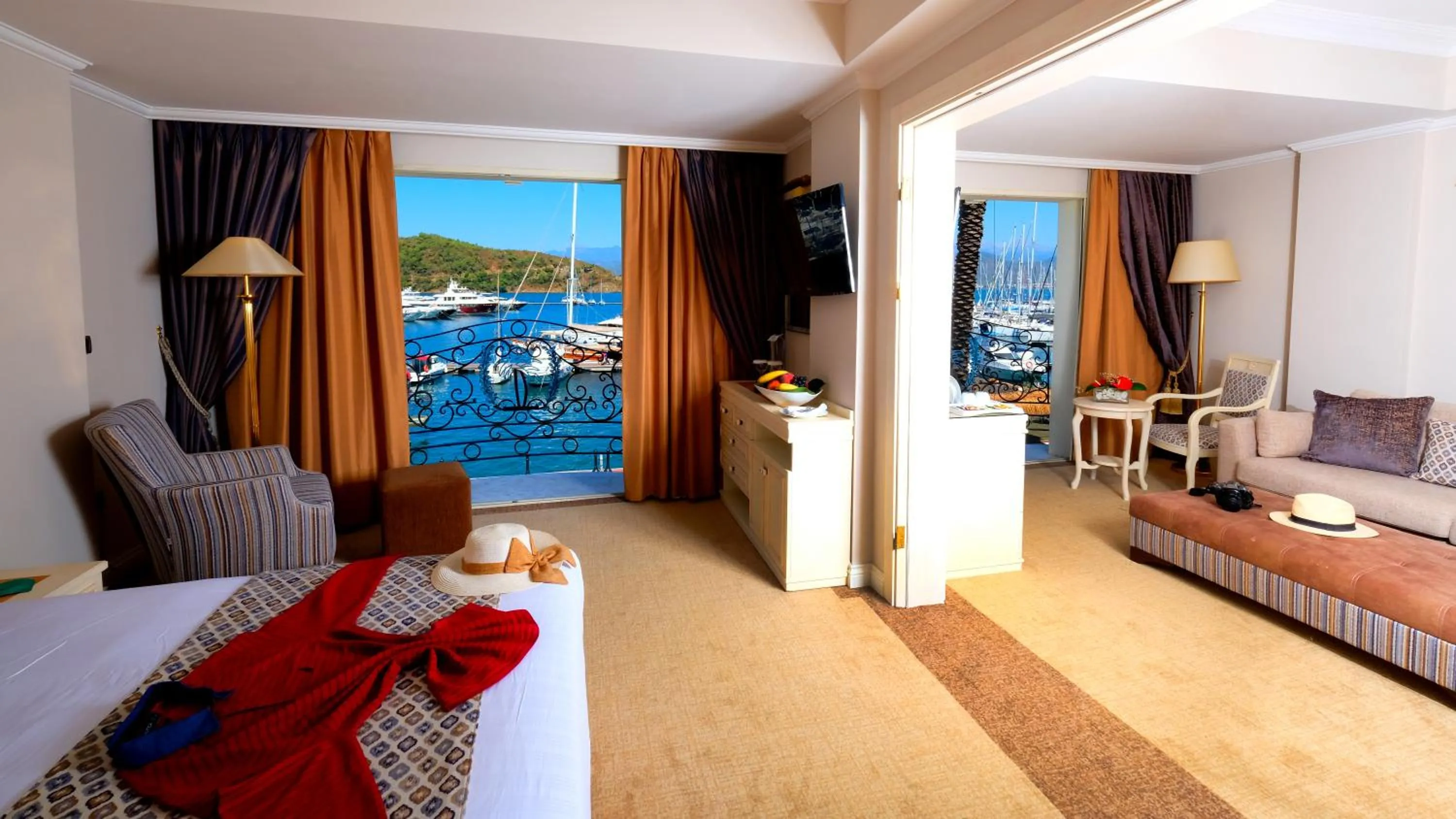 Photo of the whole room in Ece Saray Marina Resort