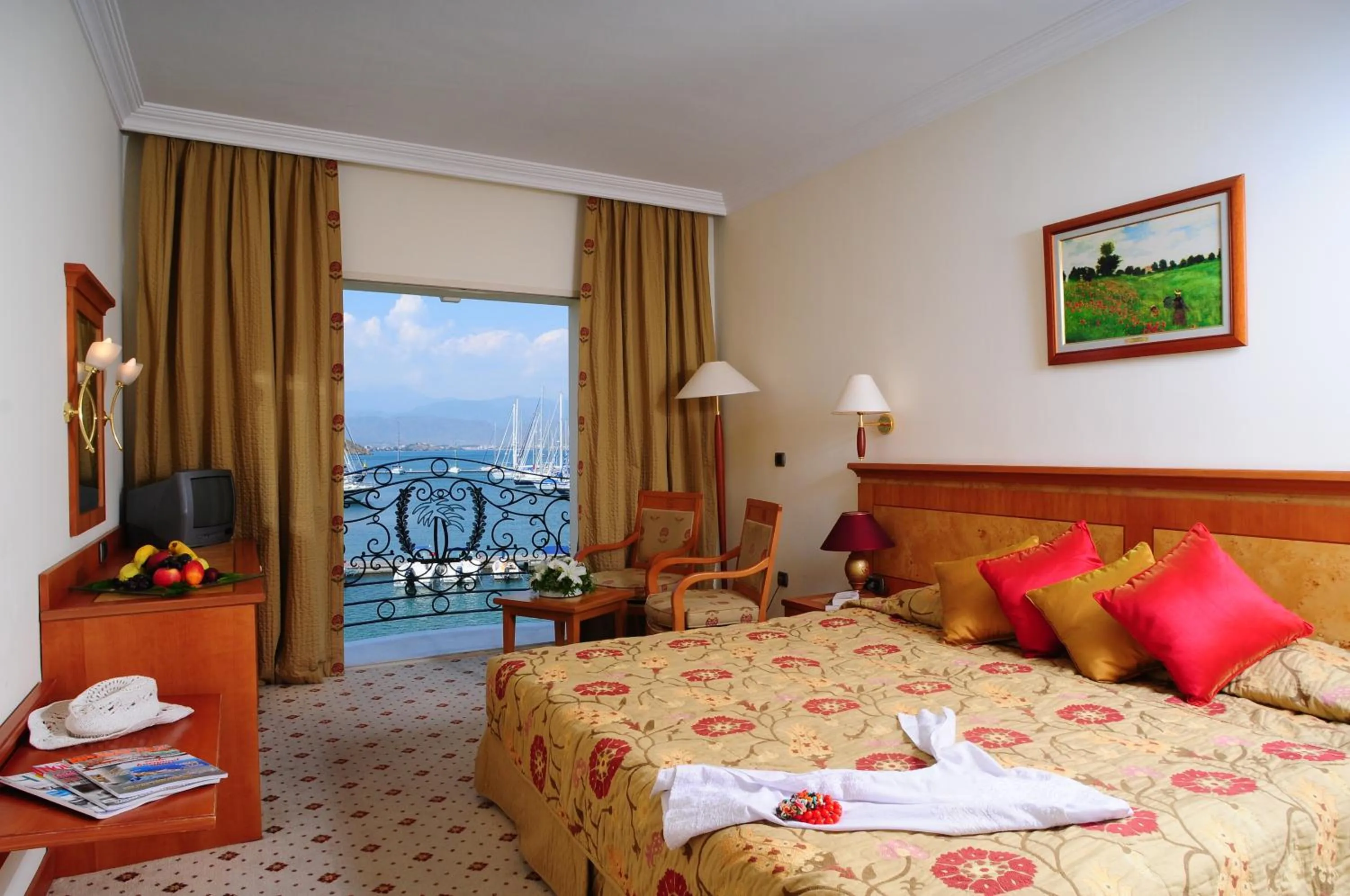 View (from property/room), Bed in Ece Saray Marina Resort