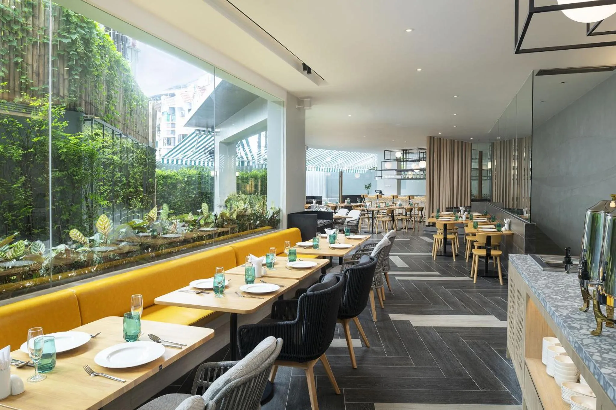 Restaurant/places to eat in JonoX Phuket Karon Hotel
