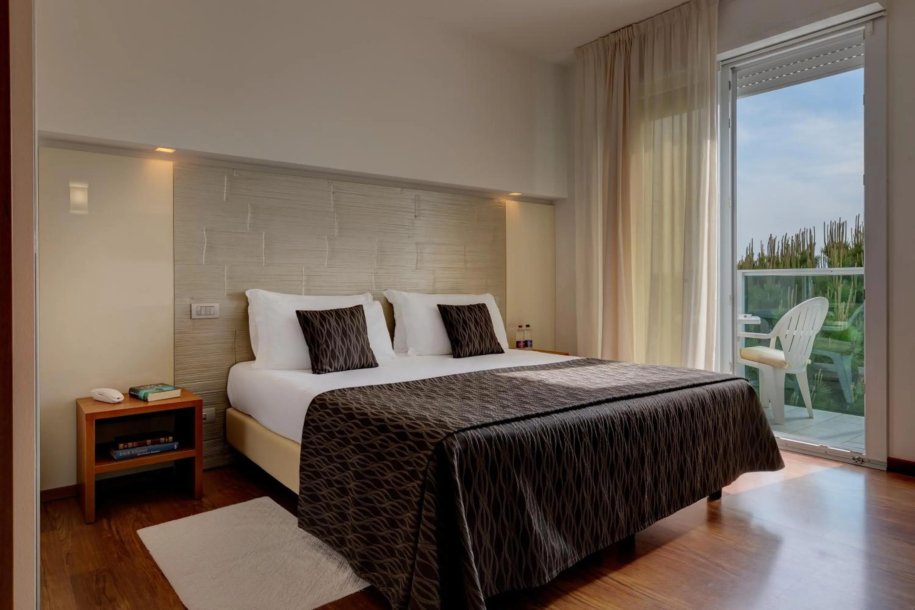 Bed in Park Hotel Ermitage Resort & Spa