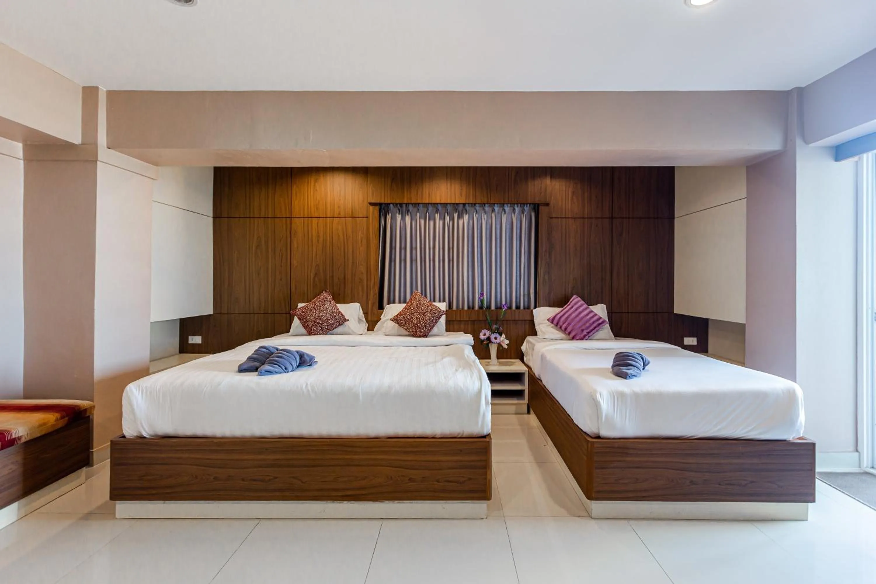 Bedroom, Bed in Latin Garden Hotel