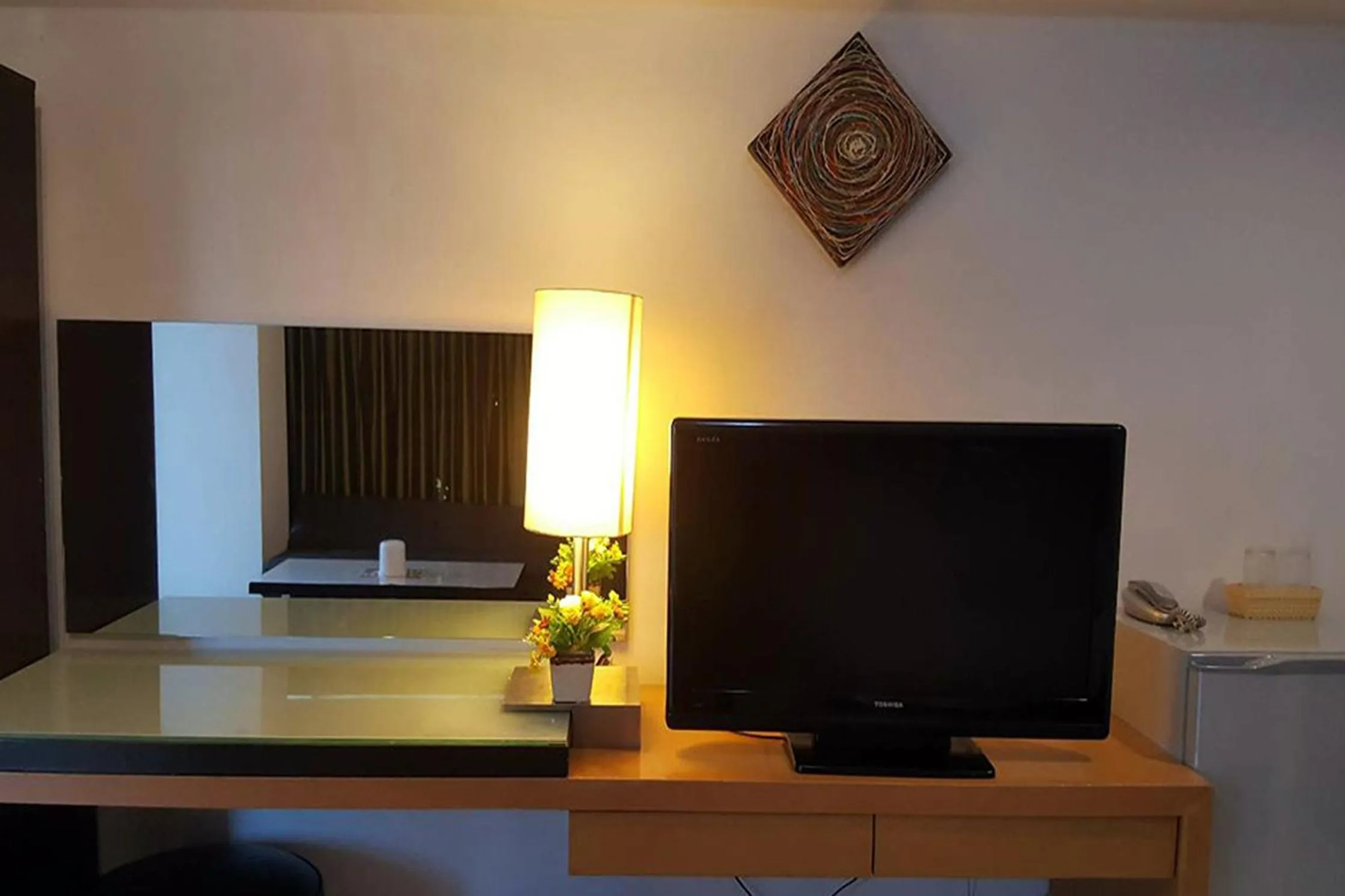 TV and multimedia in Latin Garden Hotel
