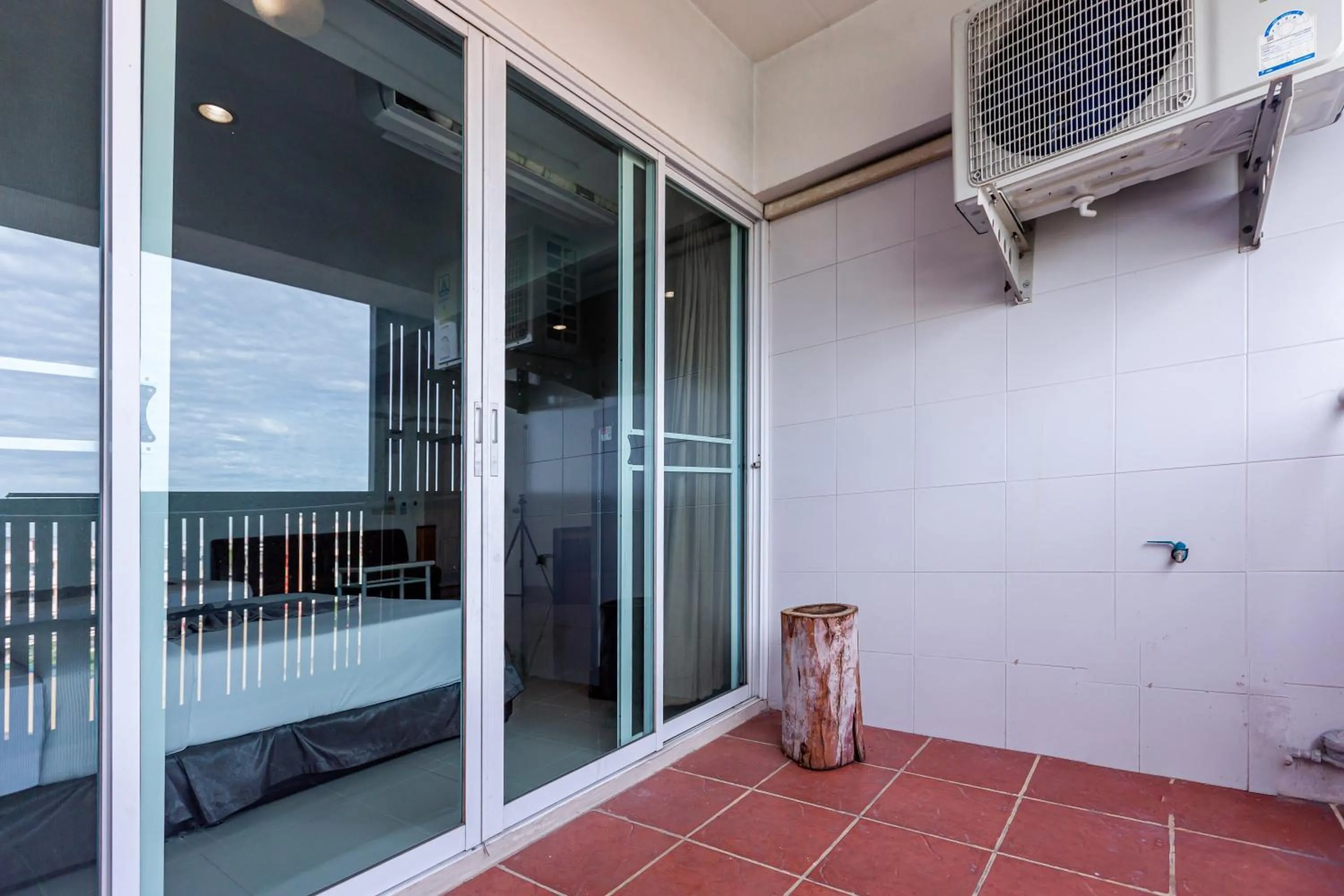 Balcony/Terrace in Latin Garden Hotel