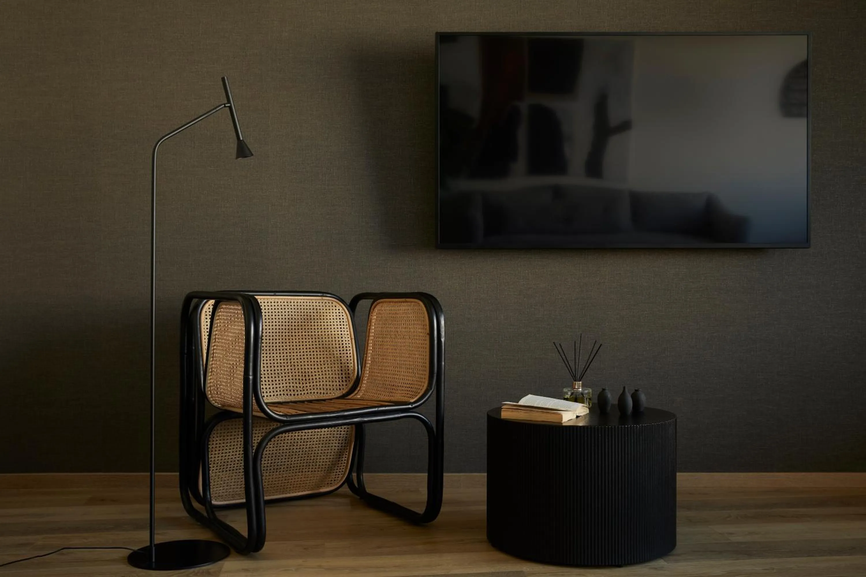 TV and multimedia in Athens Woo Suites