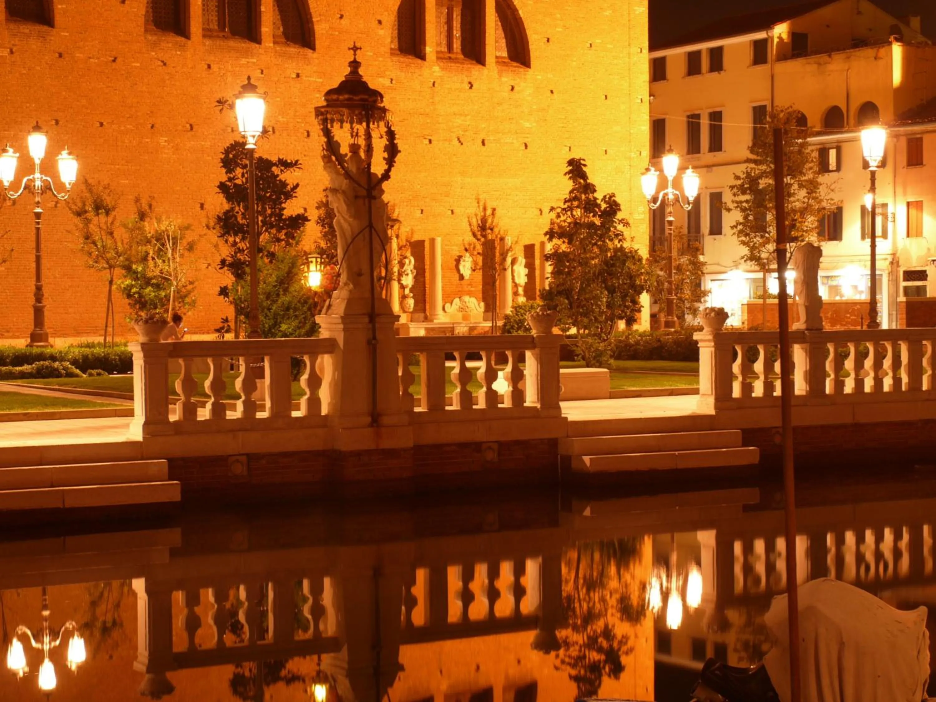 Area and facilities in Hotel Caldin's