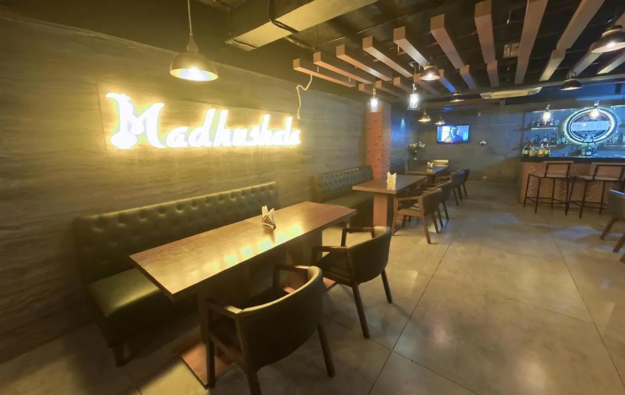 Lounge or bar in Pinaka Hotels & Resorts