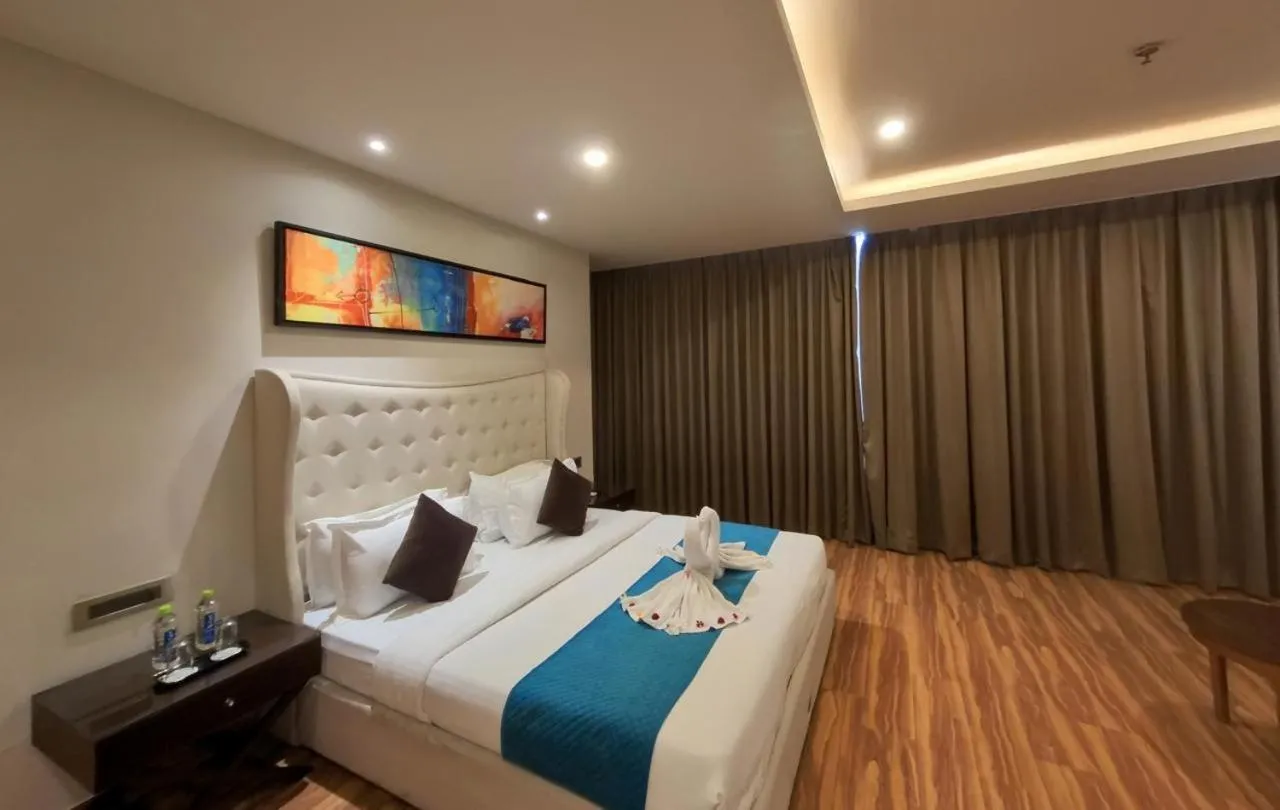 Bedroom, Bed in Pinaka Hotels & Resorts
