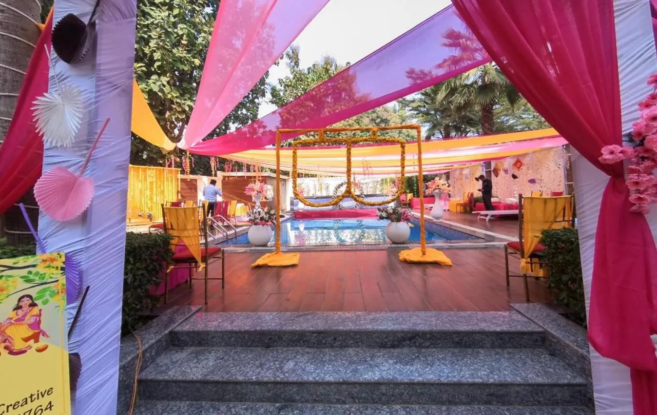 Swimming pool in Pinaka Hotels & Resorts