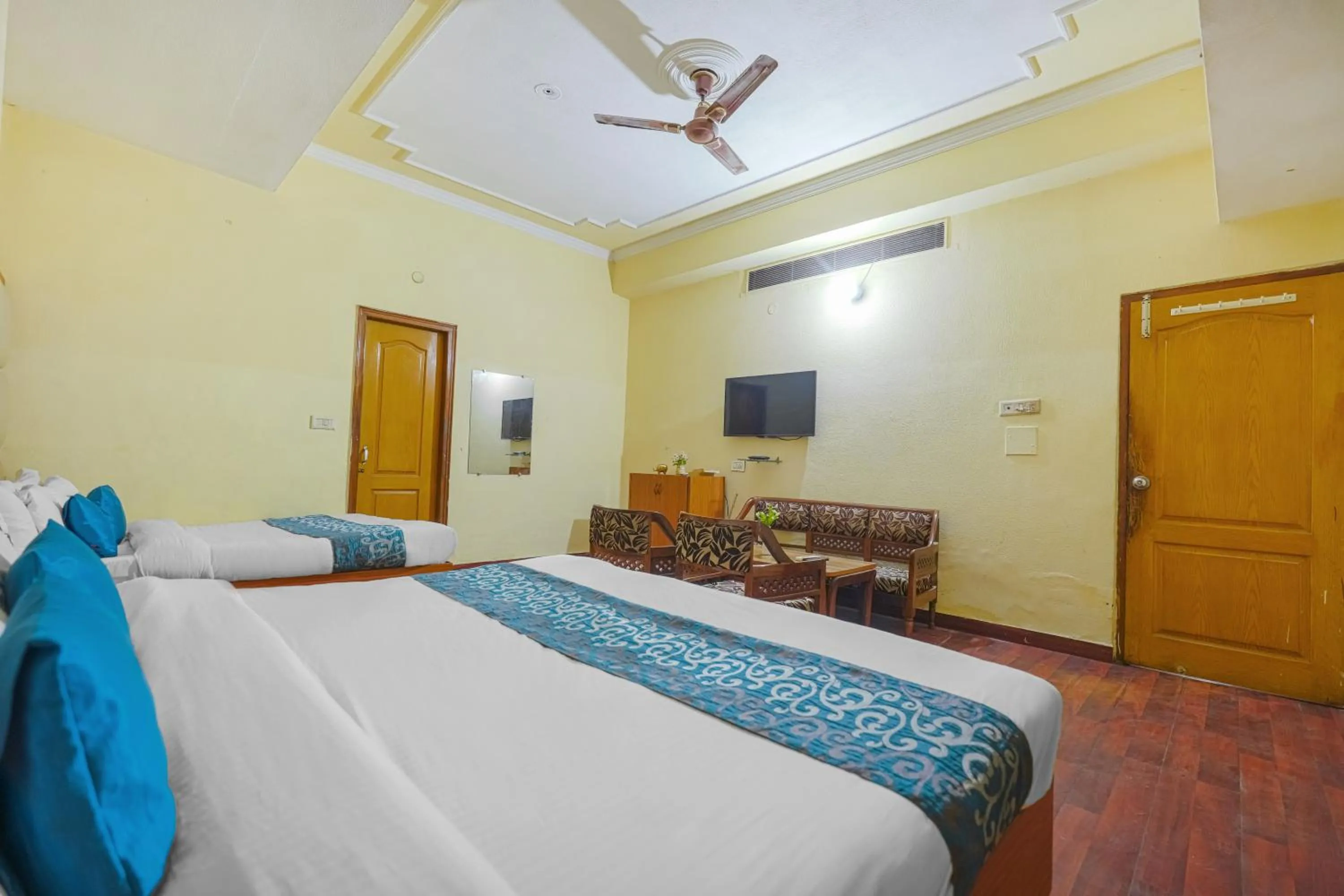 Bed in Hotel Abhi international