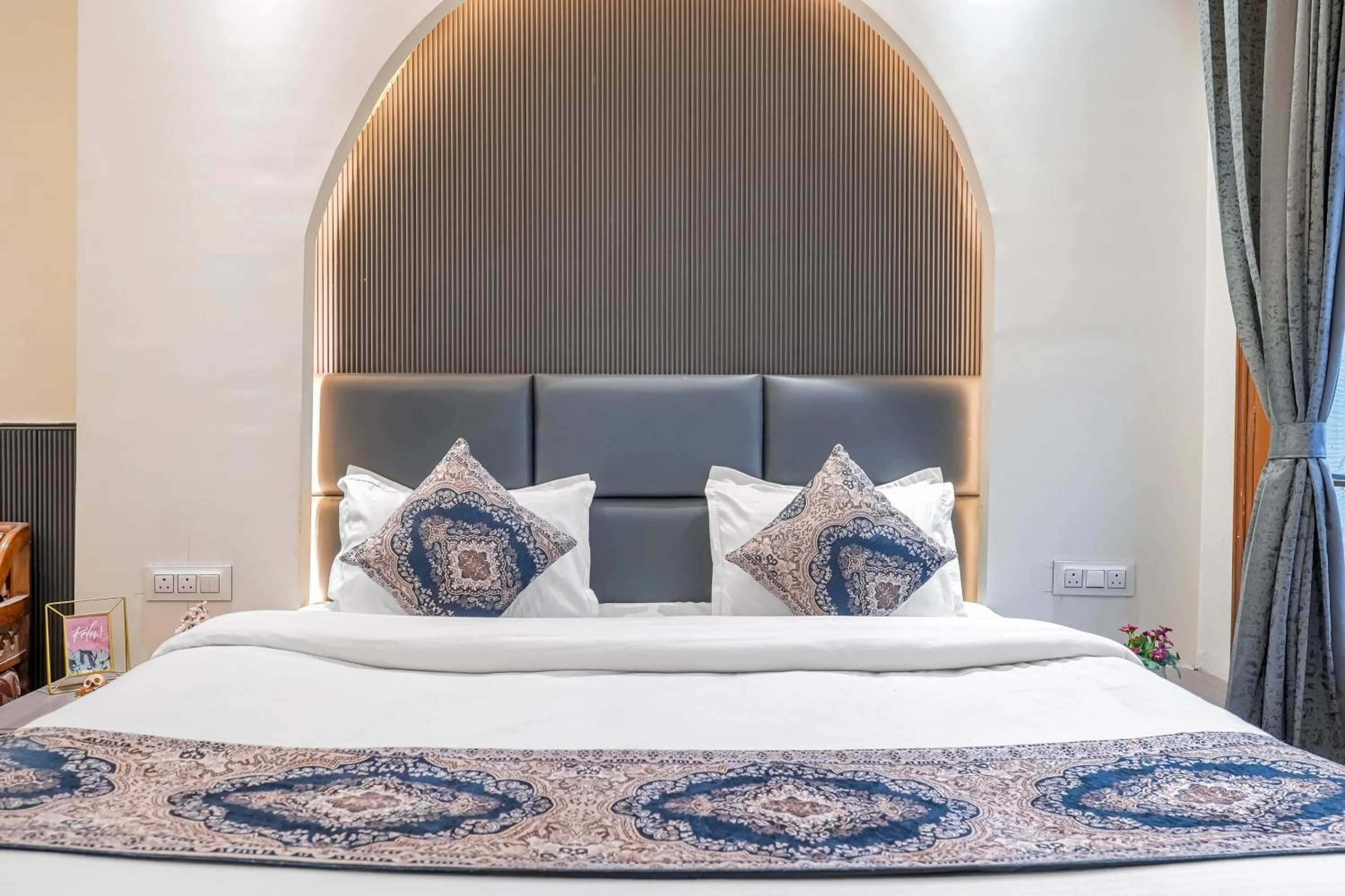 Bed in Hotel Abhi international