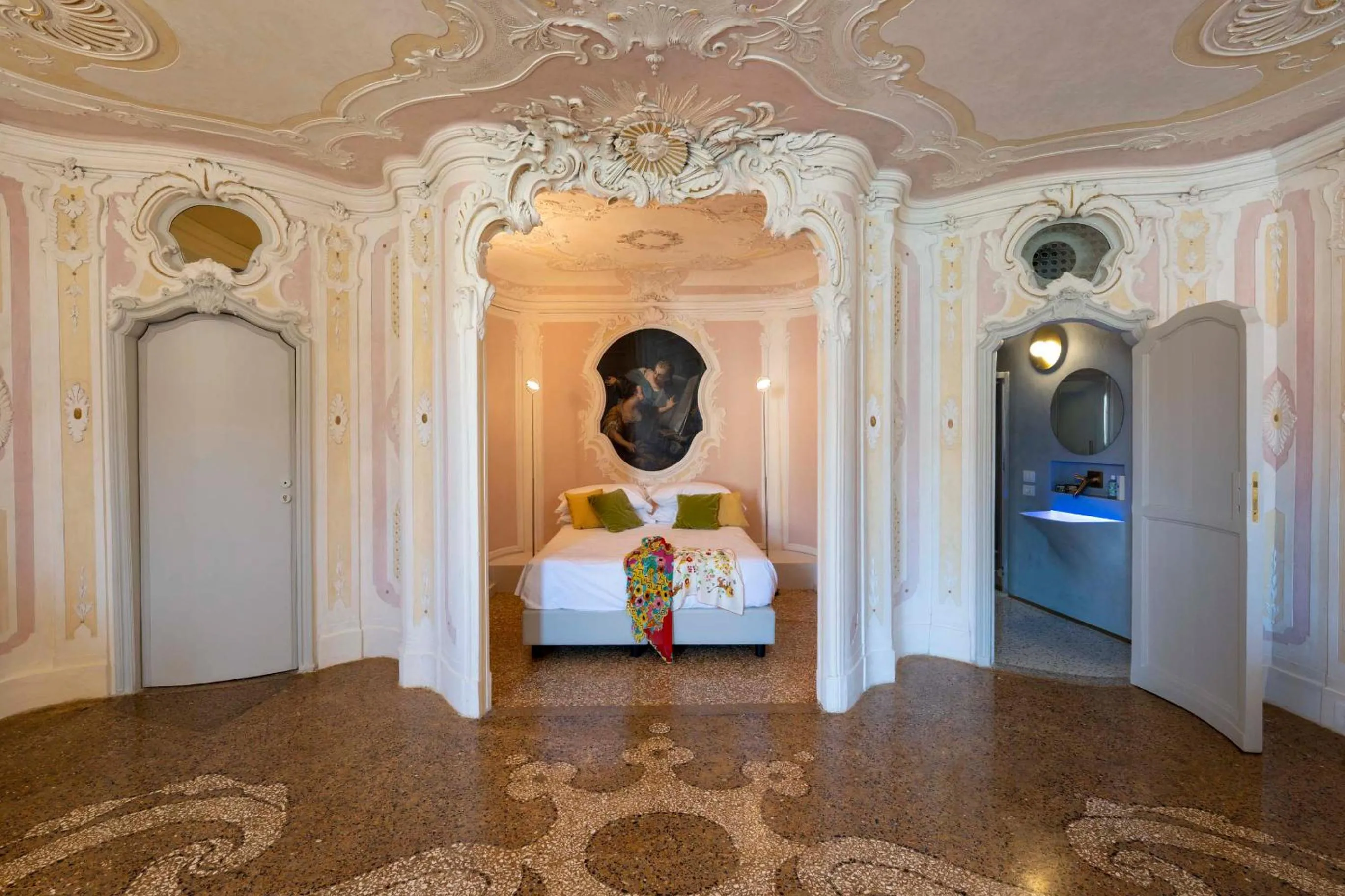 Bed in Mocenigo Grand Canal Luxury Suites