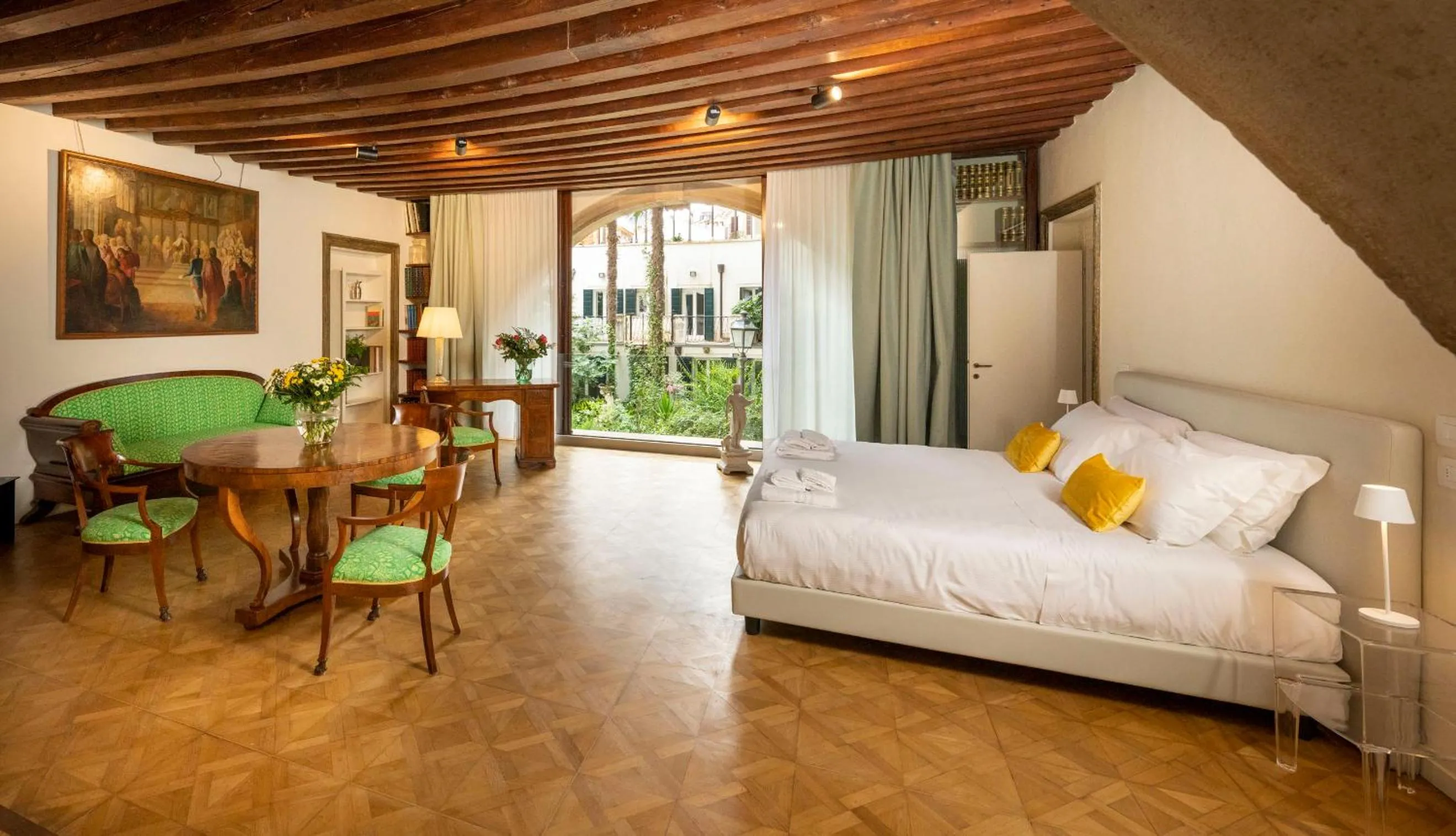 Bed in Mocenigo Grand Canal Luxury Suites