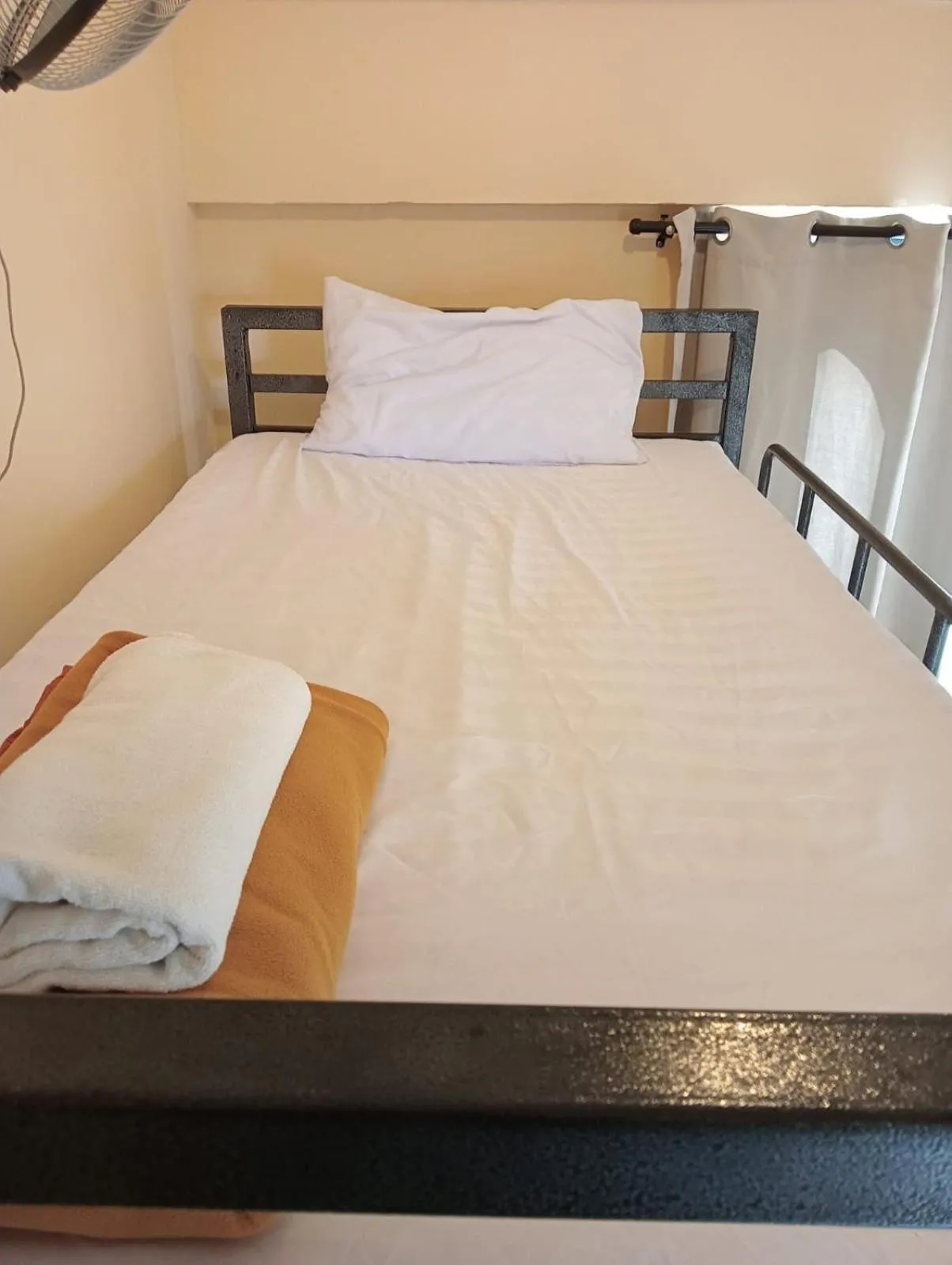 Bed in Hill View Lodge