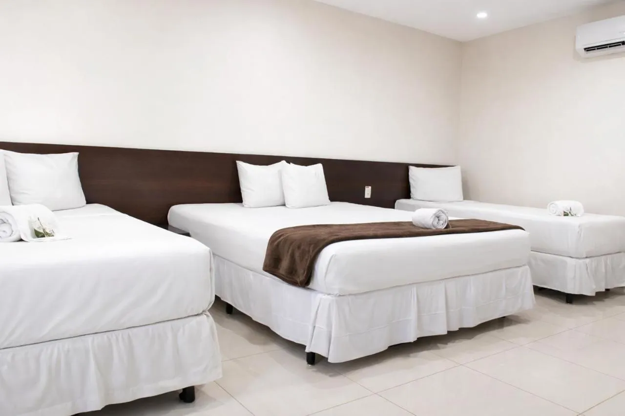 Bedroom, Bed in Atrium Express Hotels