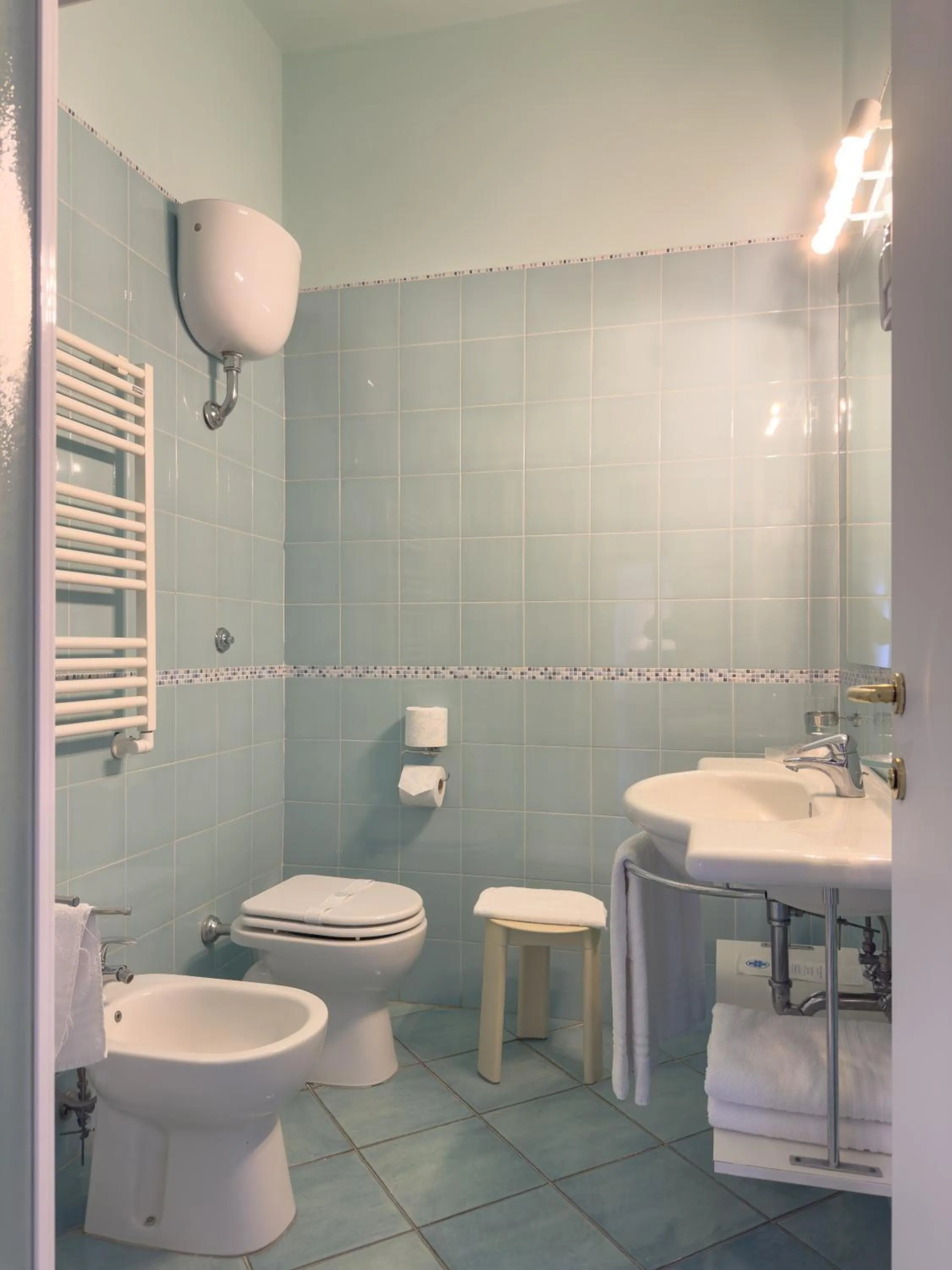 Shower in Hotel Marad