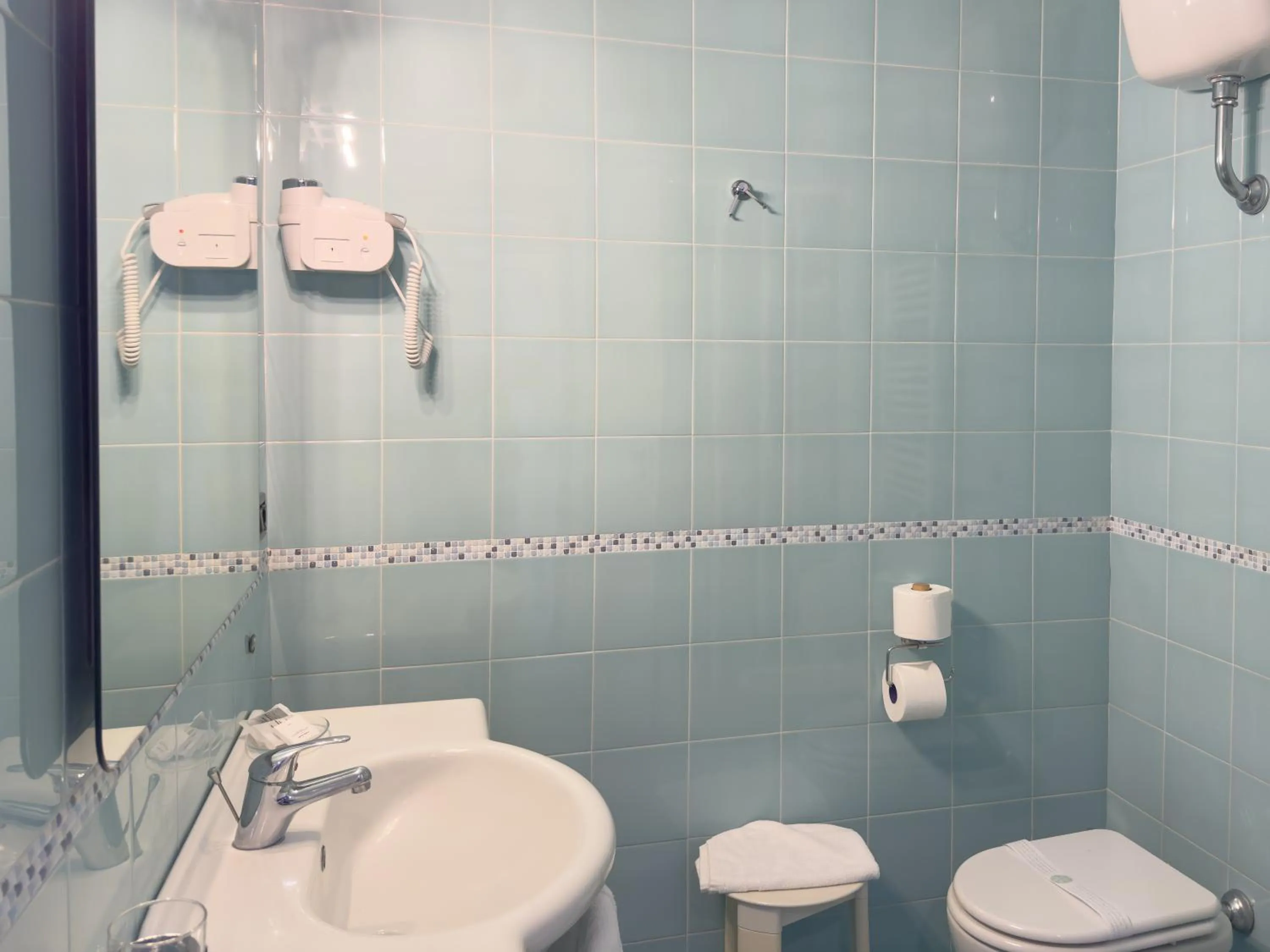 Shower in Hotel Marad