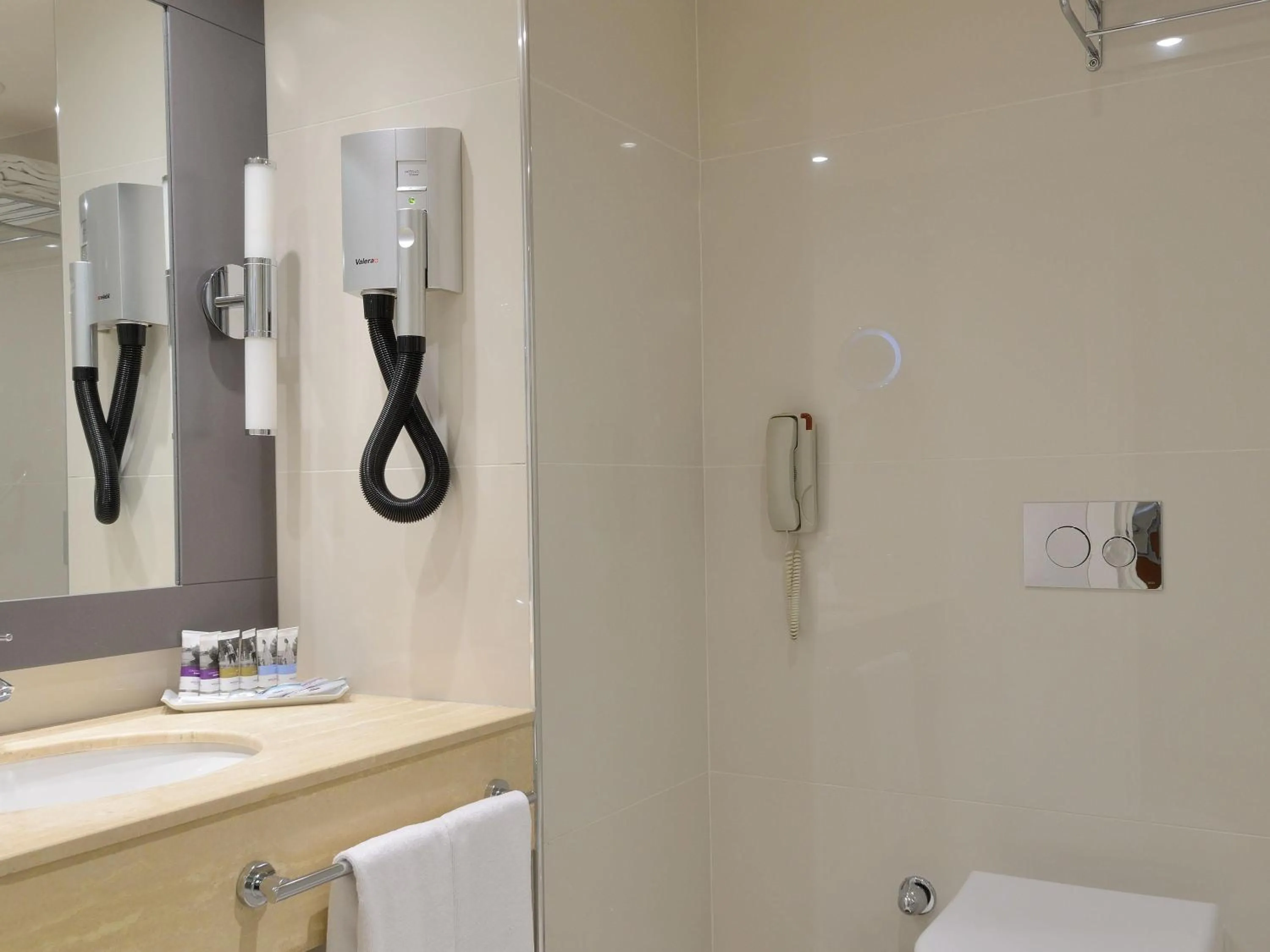 Bedroom in Mövenpick Hotel Istanbul Bosphorus