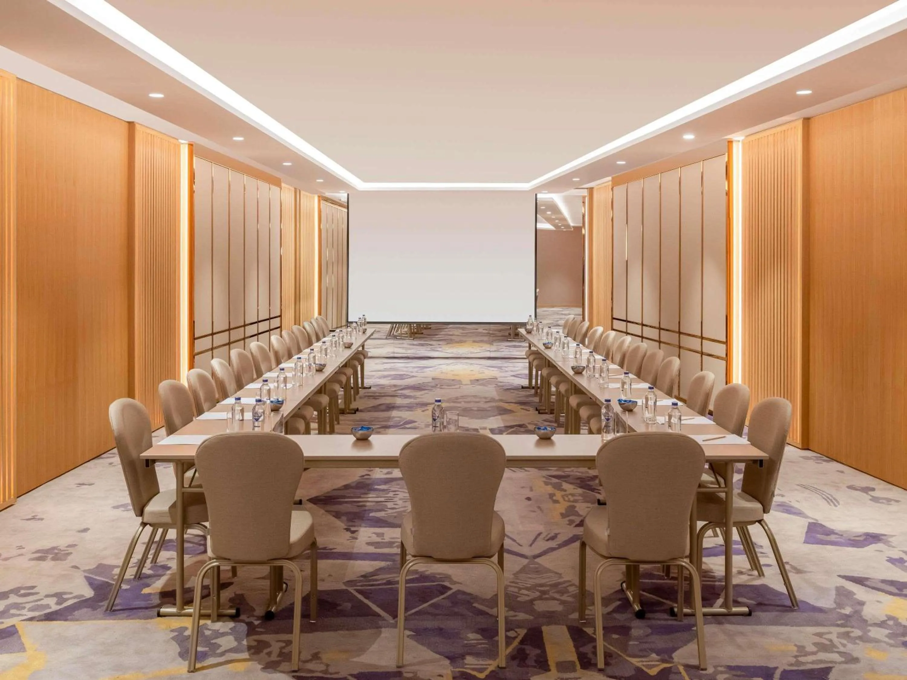 Meeting/conference room in Mövenpick Hotel Istanbul Bosphorus