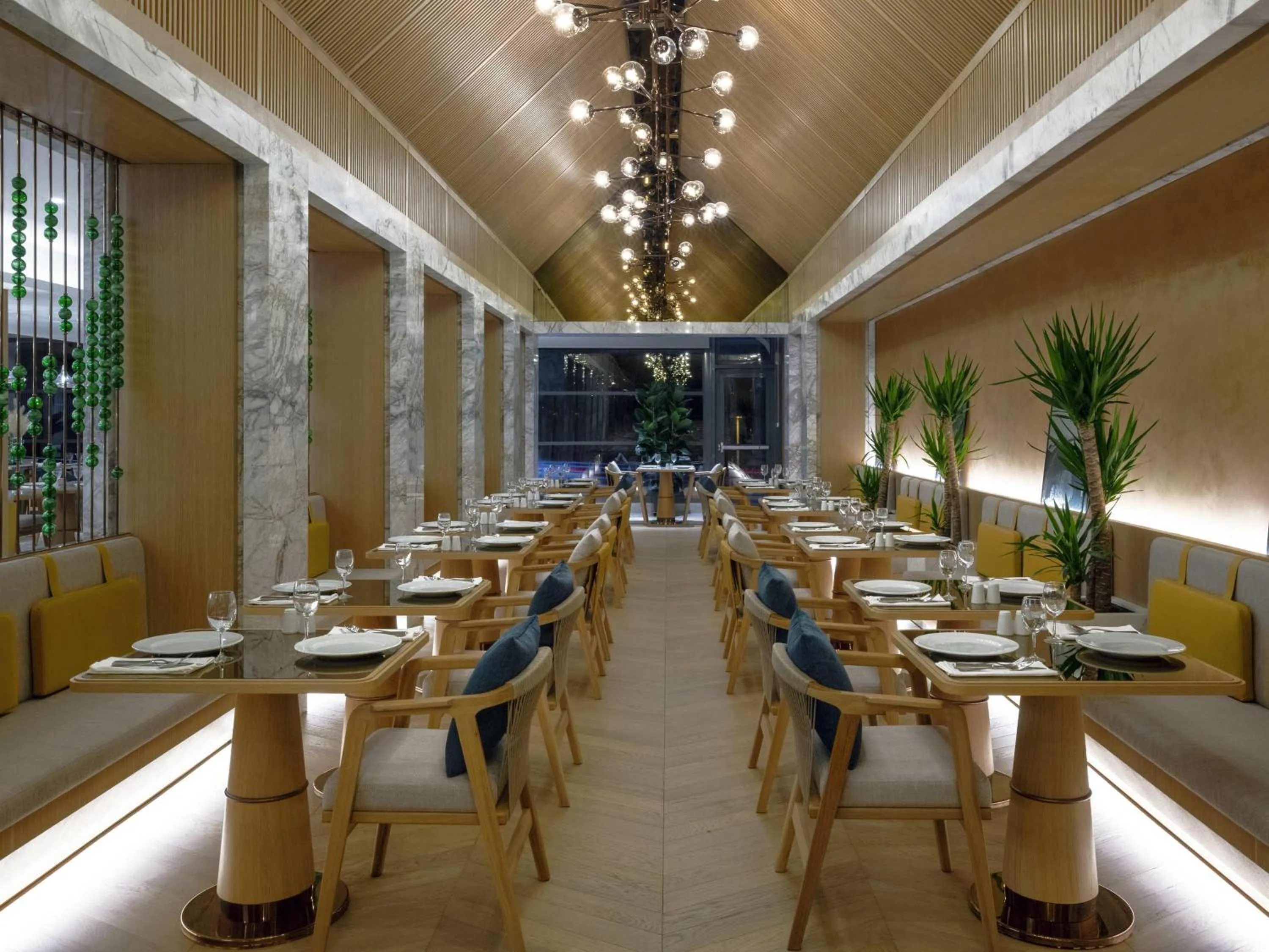 Restaurant/places to eat in Mövenpick Hotel Istanbul Bosphorus