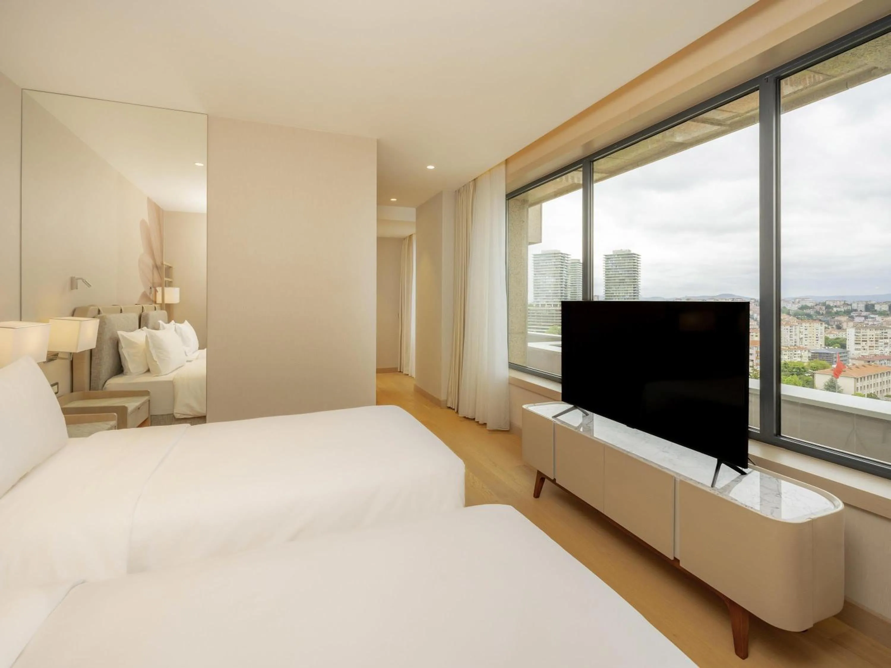 Bedroom, Bed in Mövenpick Hotel Istanbul Bosphorus