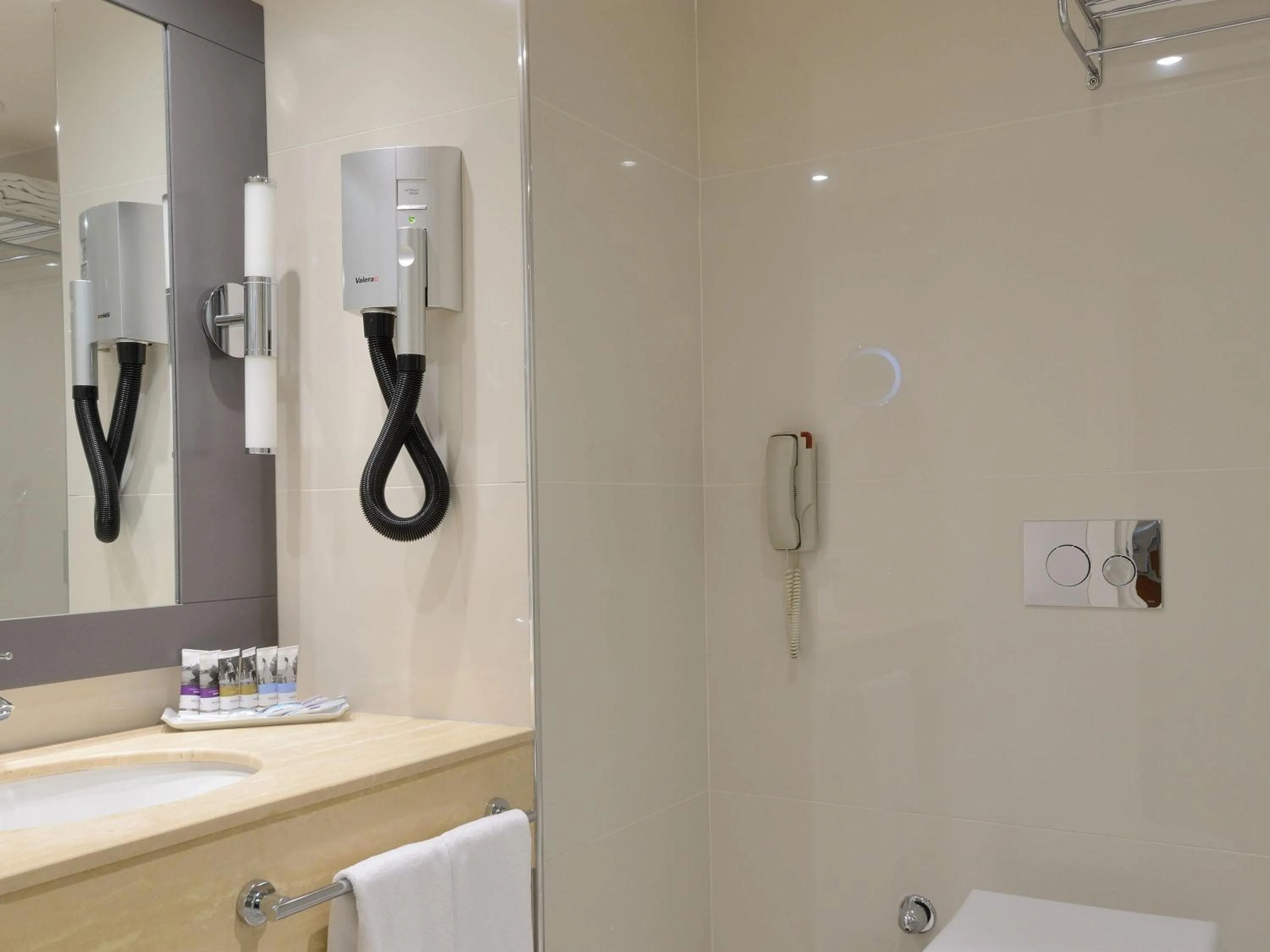 Bedroom in Mövenpick Hotel Istanbul Bosphorus