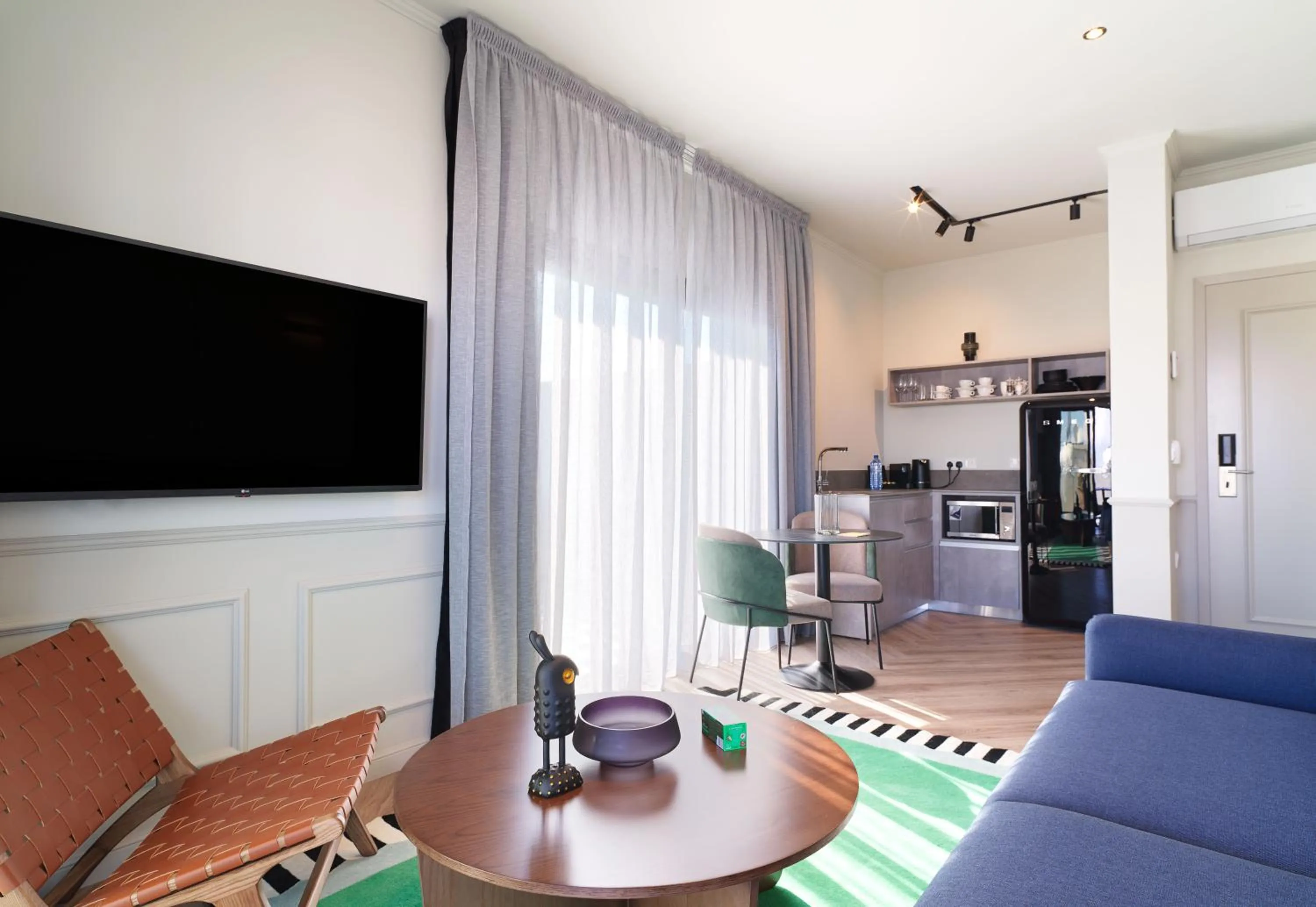 TV and multimedia in LIV The City Suites ADULTS ONLY