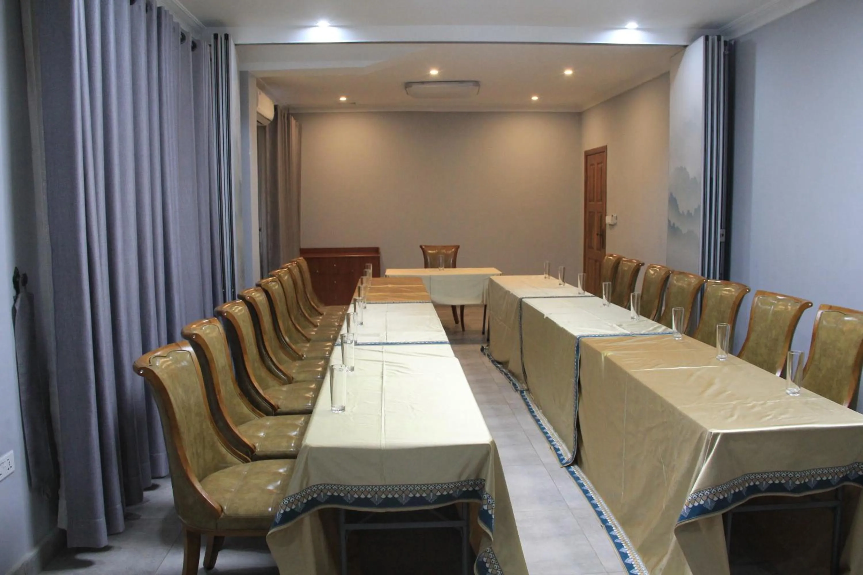Business facilities in Canwin Hotel